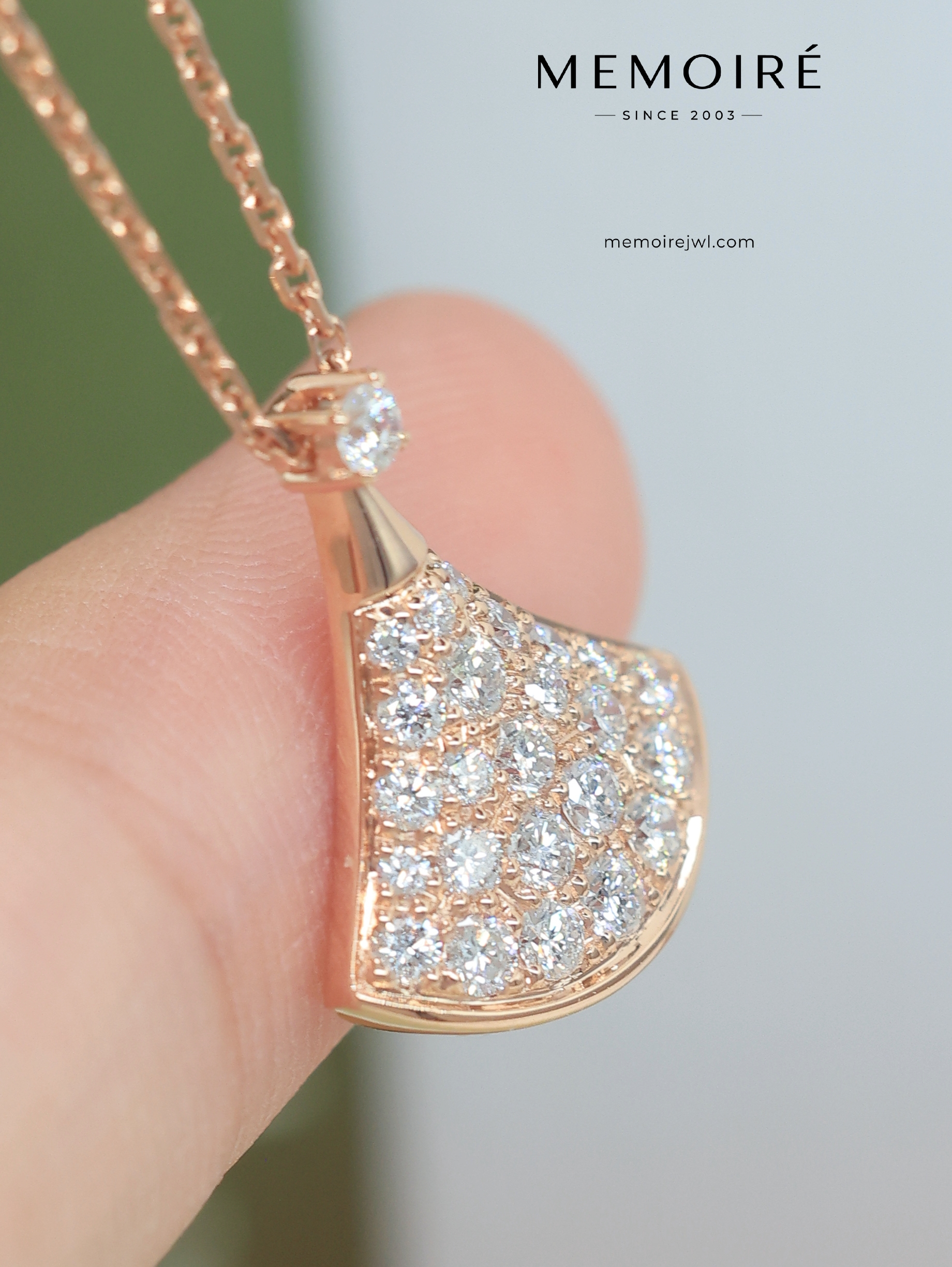 MEMOIRÉ 18K Rose Gold Full Diamond Fan-Shaped Pendant Necklace - Image 3