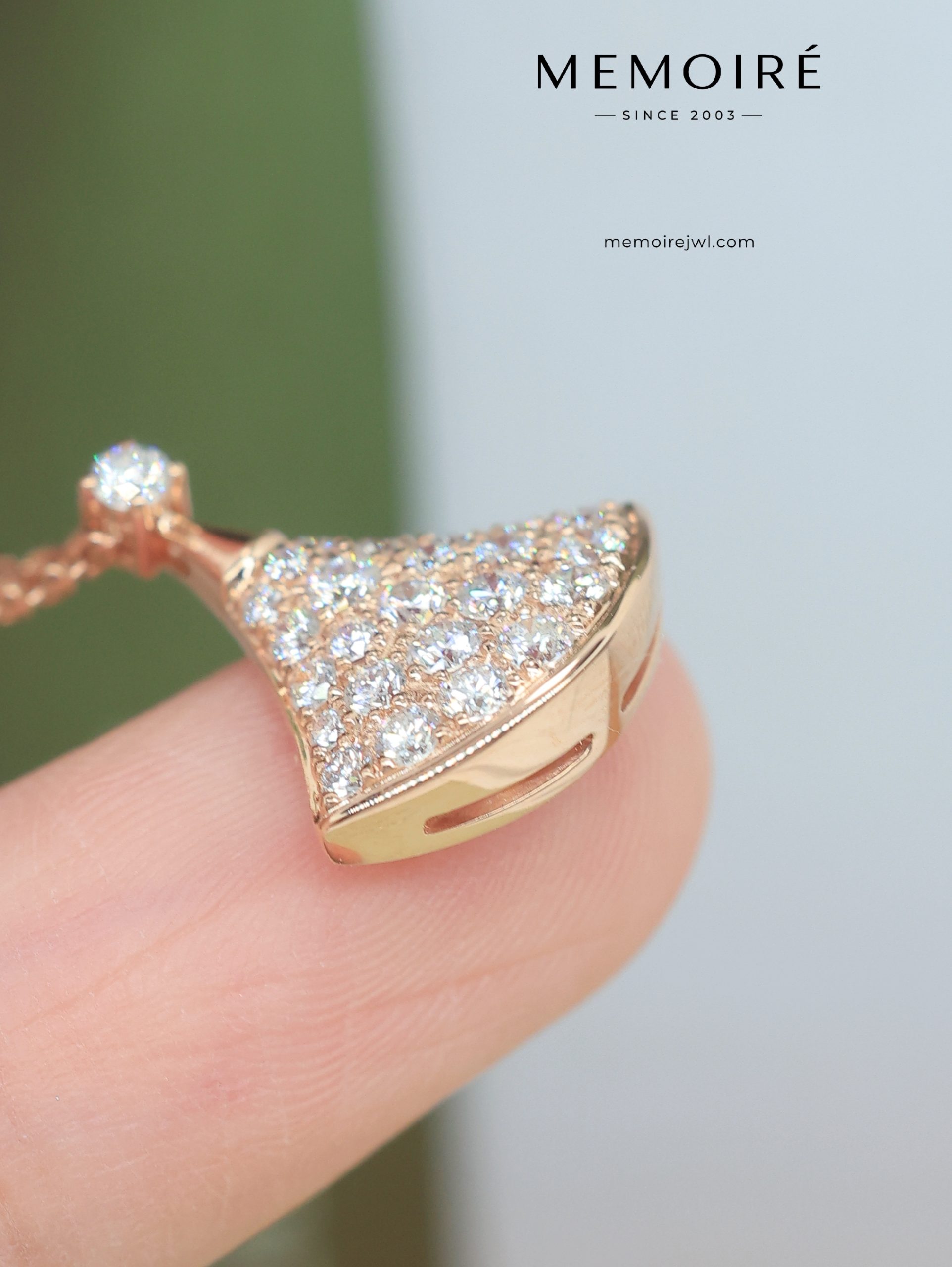 MEMOIRÉ 18K Rose Gold Full Diamond Fan-Shaped Pendant Necklace - Image 4