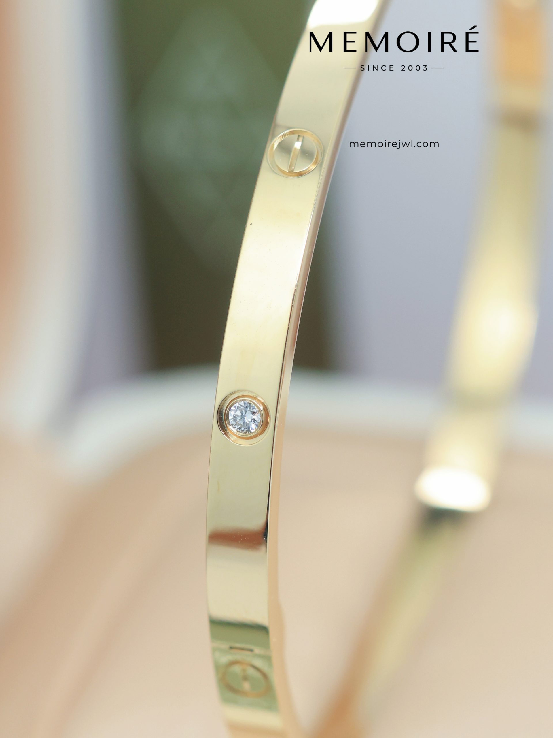 MEMOIRÉ 18K Yellow Gold Diamond-Set Love Bangle - Image 4