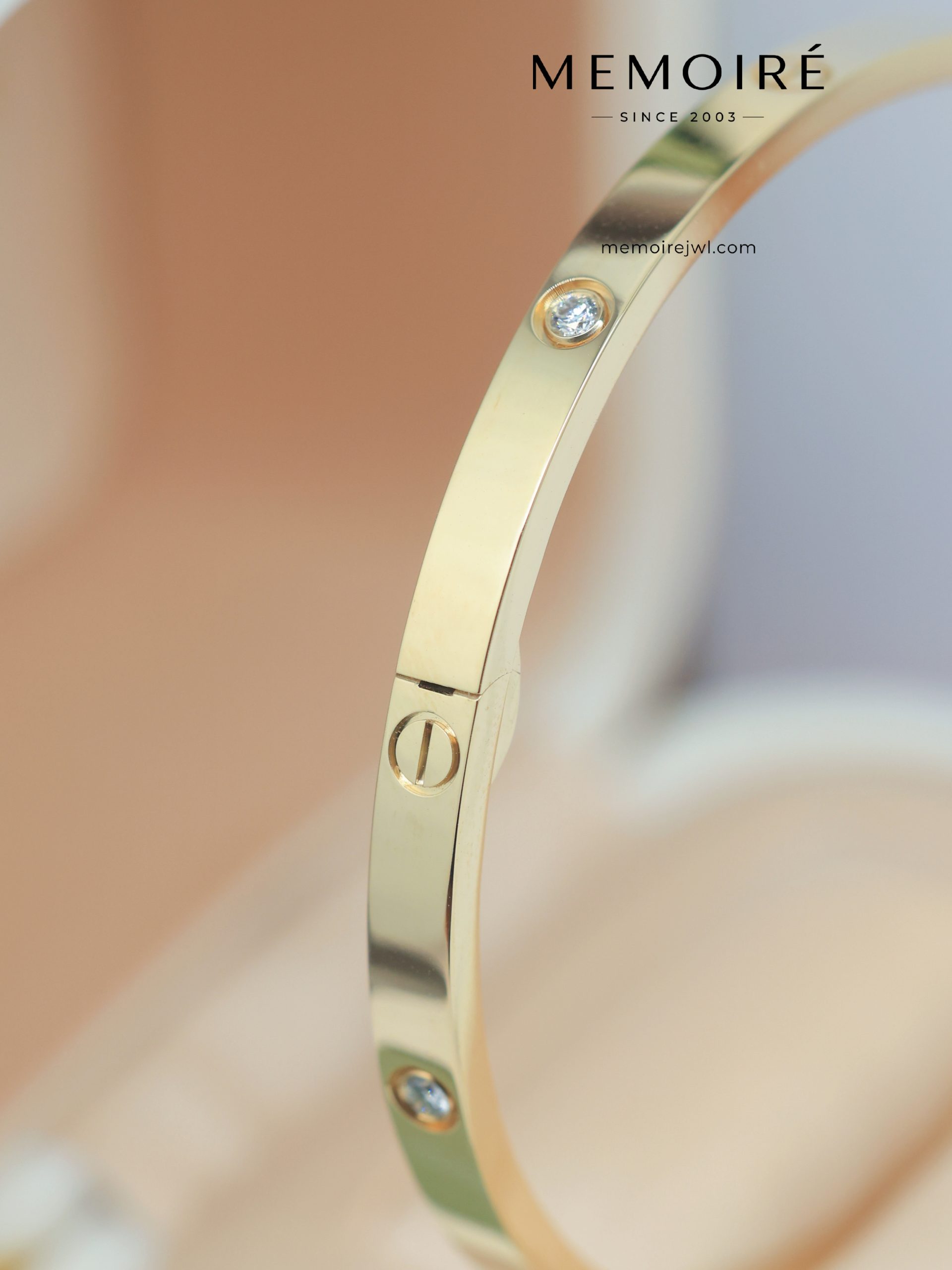 MEMOIRÉ 18K Yellow Gold Diamond-Set Love Bangle - Image 5