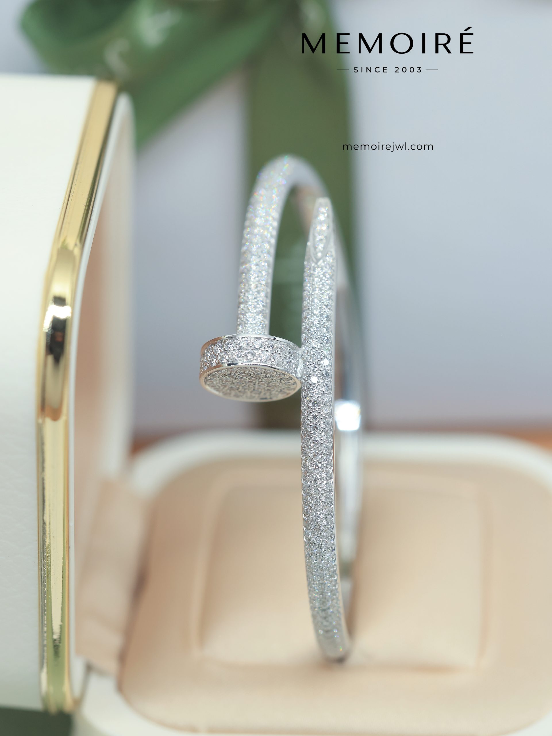 MEMOIRÉ 18K White Gold Full Diamond Nail Bangle - Image 3