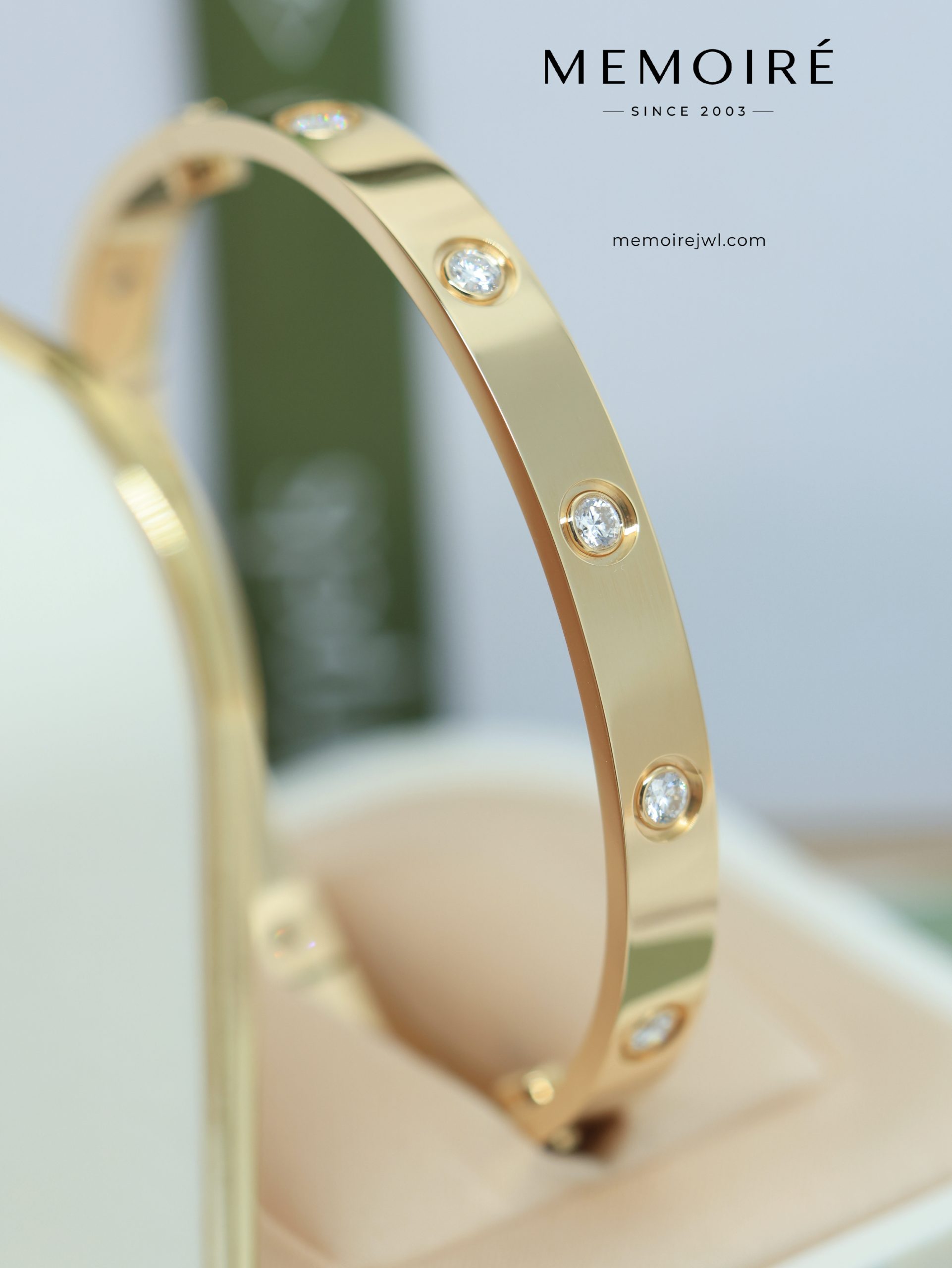MEMOIRÉ 18K Yellow Gold Full Diamond Love Bangle - Image 3