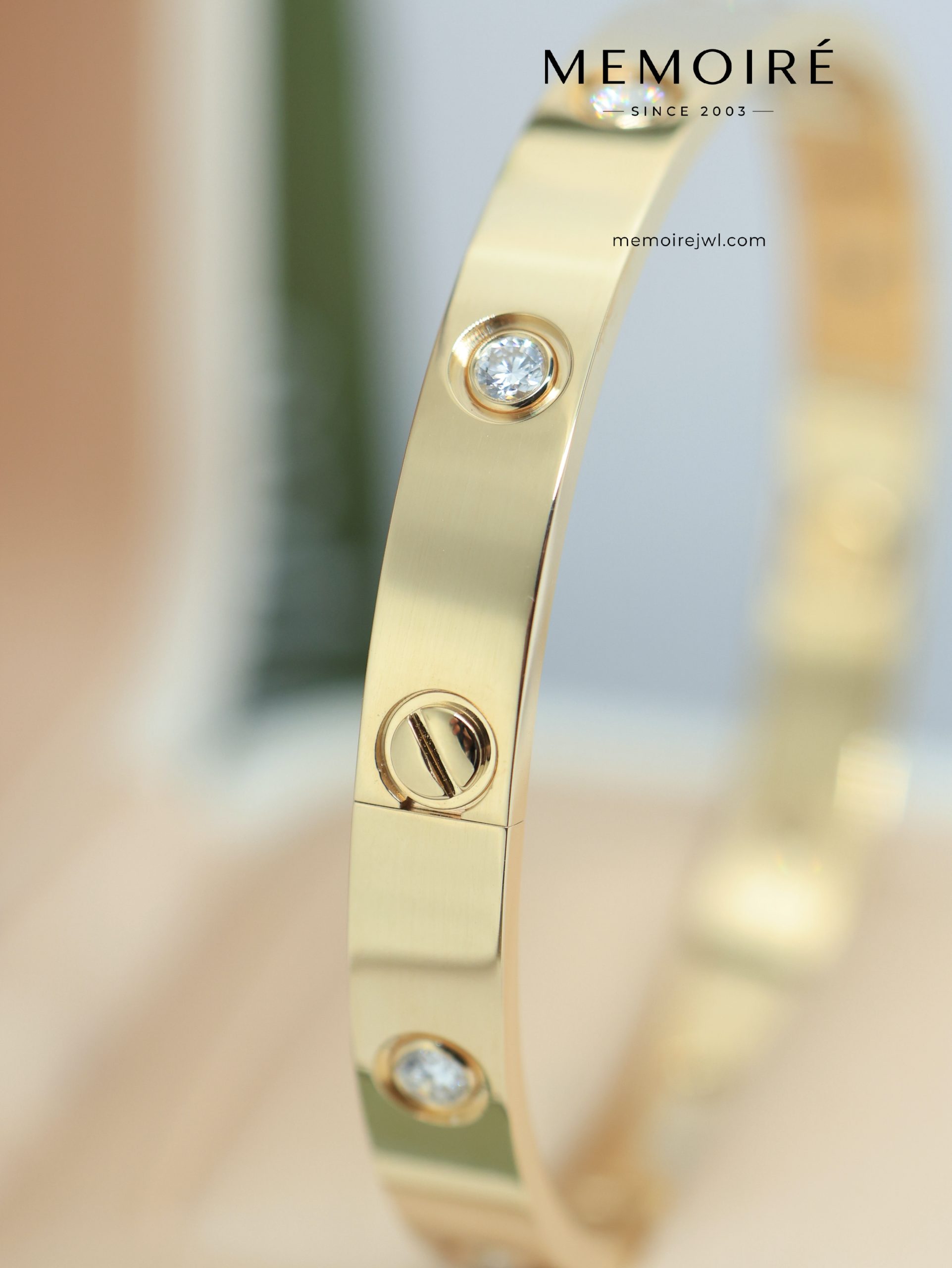 MEMOIRÉ 18K Yellow Gold Full Diamond Love Bangle - Image 4