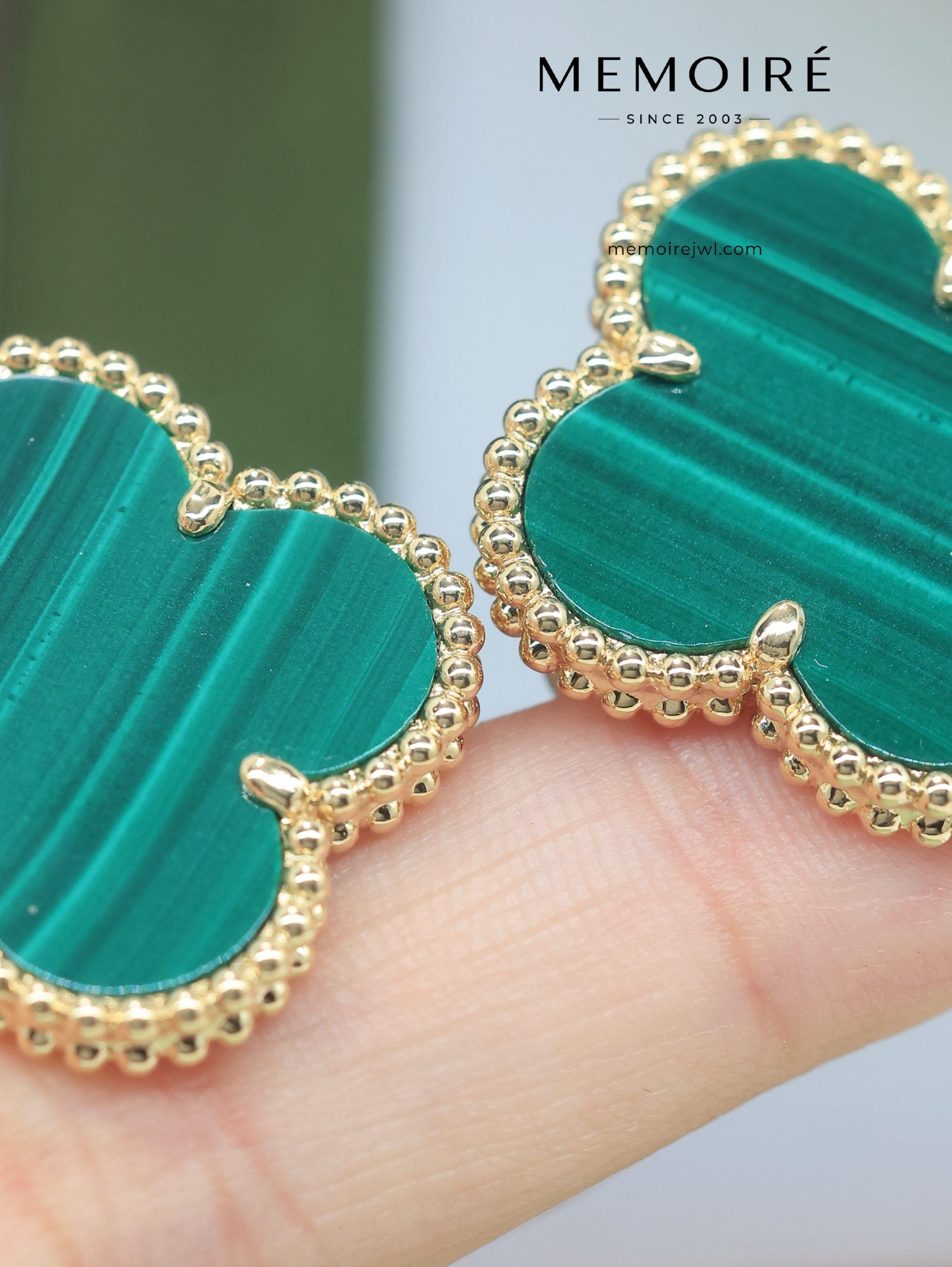 MEMOIRÉ 18K Yellow Gold Malachite Clover Stud Earrings - Image 3