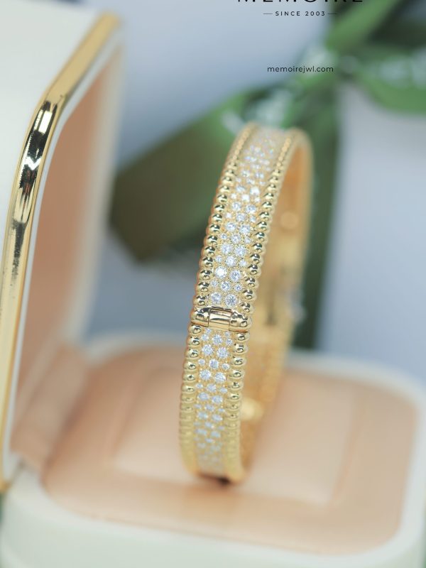 MEMOIRÉ 18K Yellow Gold Pave-Set Diamond Bangle
