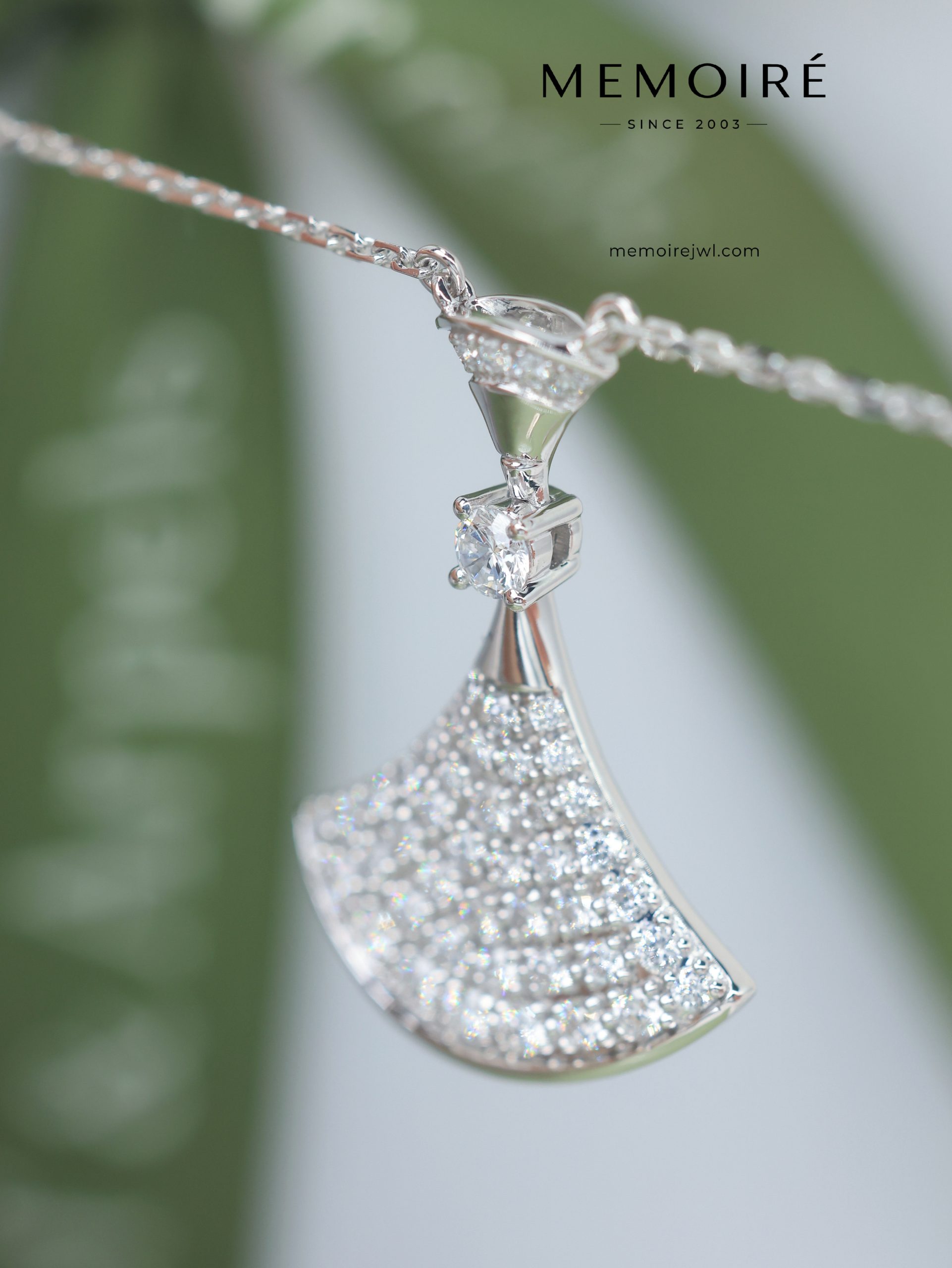 MEMOIRÉ 18K White Gold Full Diamond Fan Pendant Necklace - Image 5