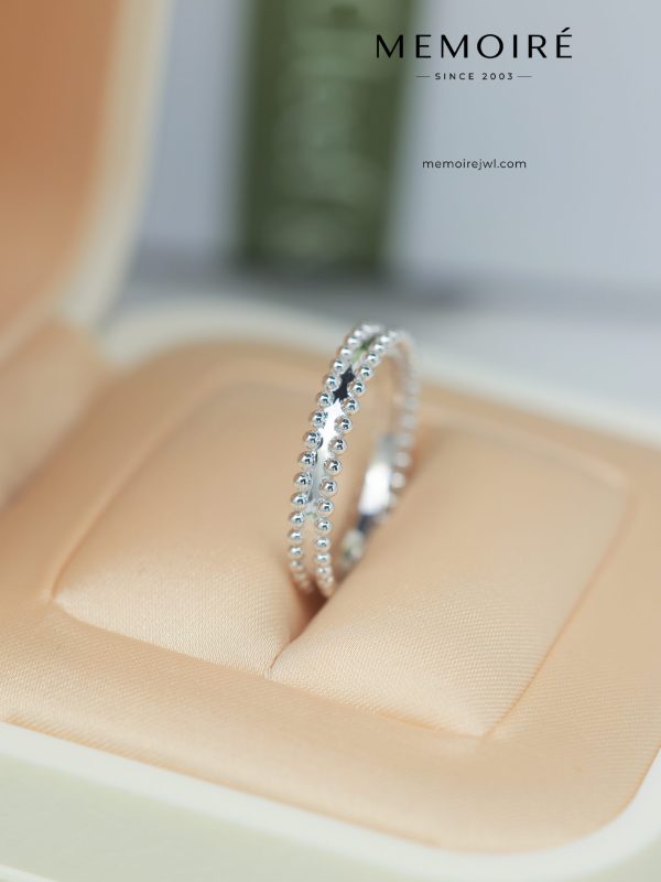 MEMOIRÉ 18K White Gold Beaded Band Ring