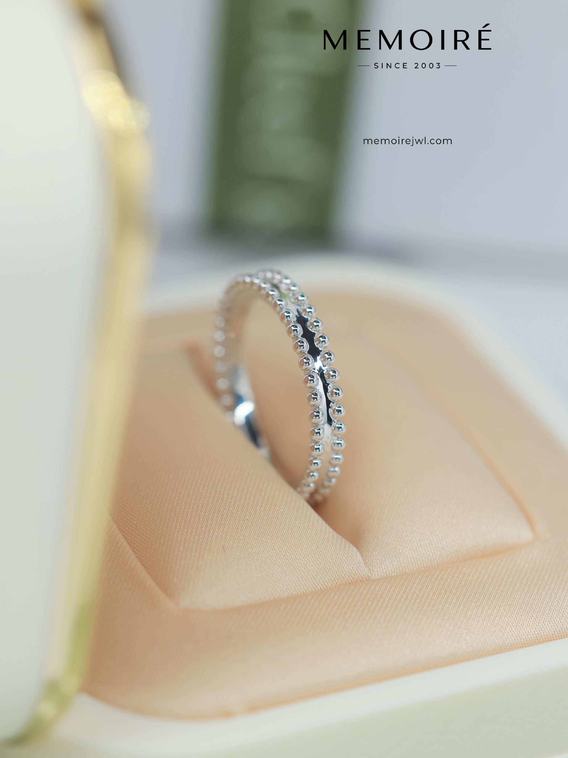 MEMOIRÉ 18K White Gold Beaded Band Ring - Image 5