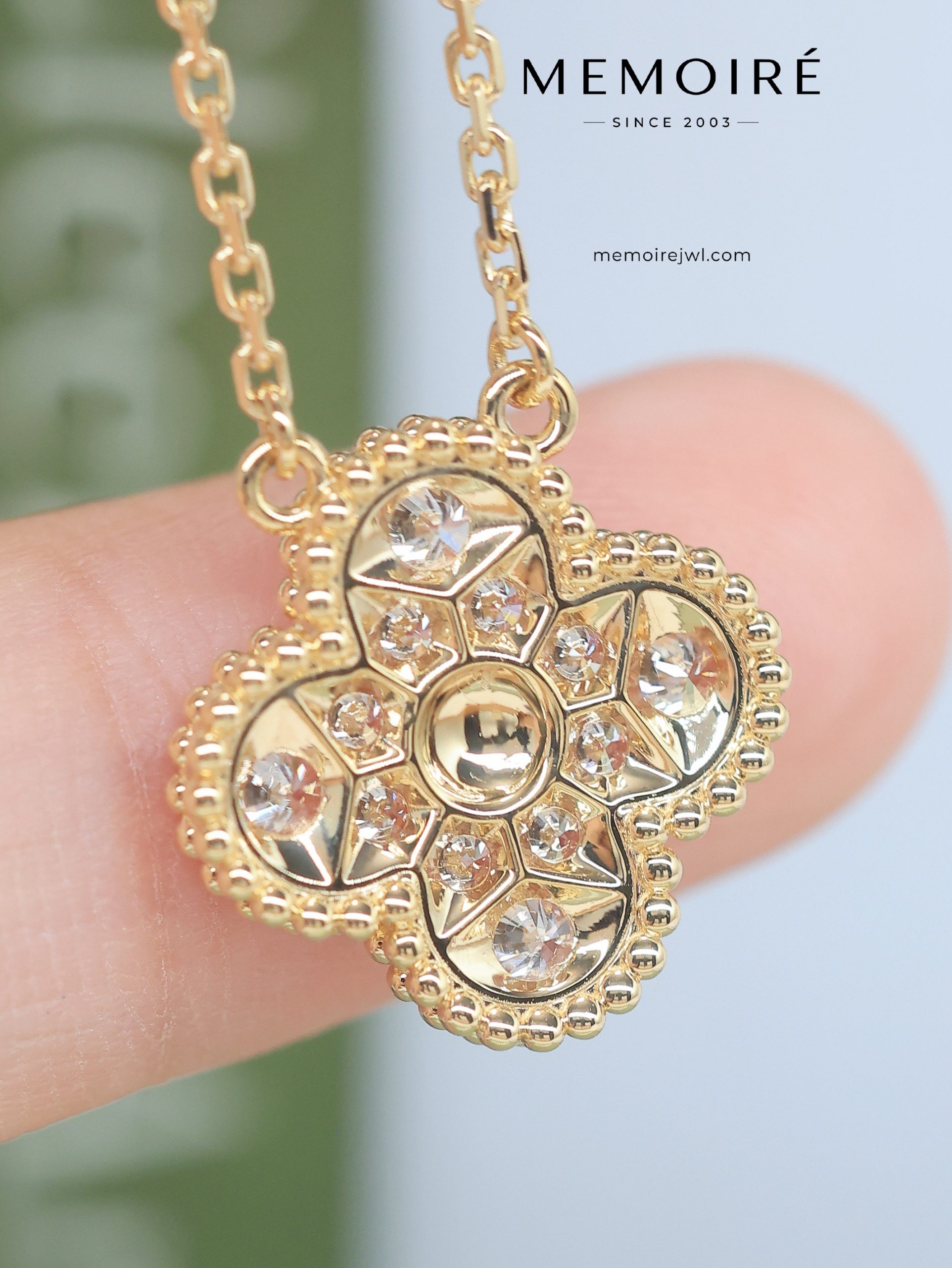 MEMOIRÉ 18K Yellow Gold Full Diamond Clover Pendant Necklace - Image 5