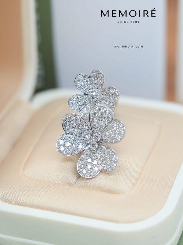 MEMOIRÉ 18K White Gold Double Diamond Flower Ring