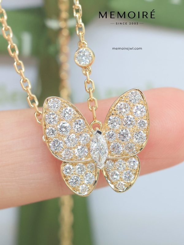 MEMOIRÉ 18K Yellow Gold Full Diamond Butterfly Pendant Necklace