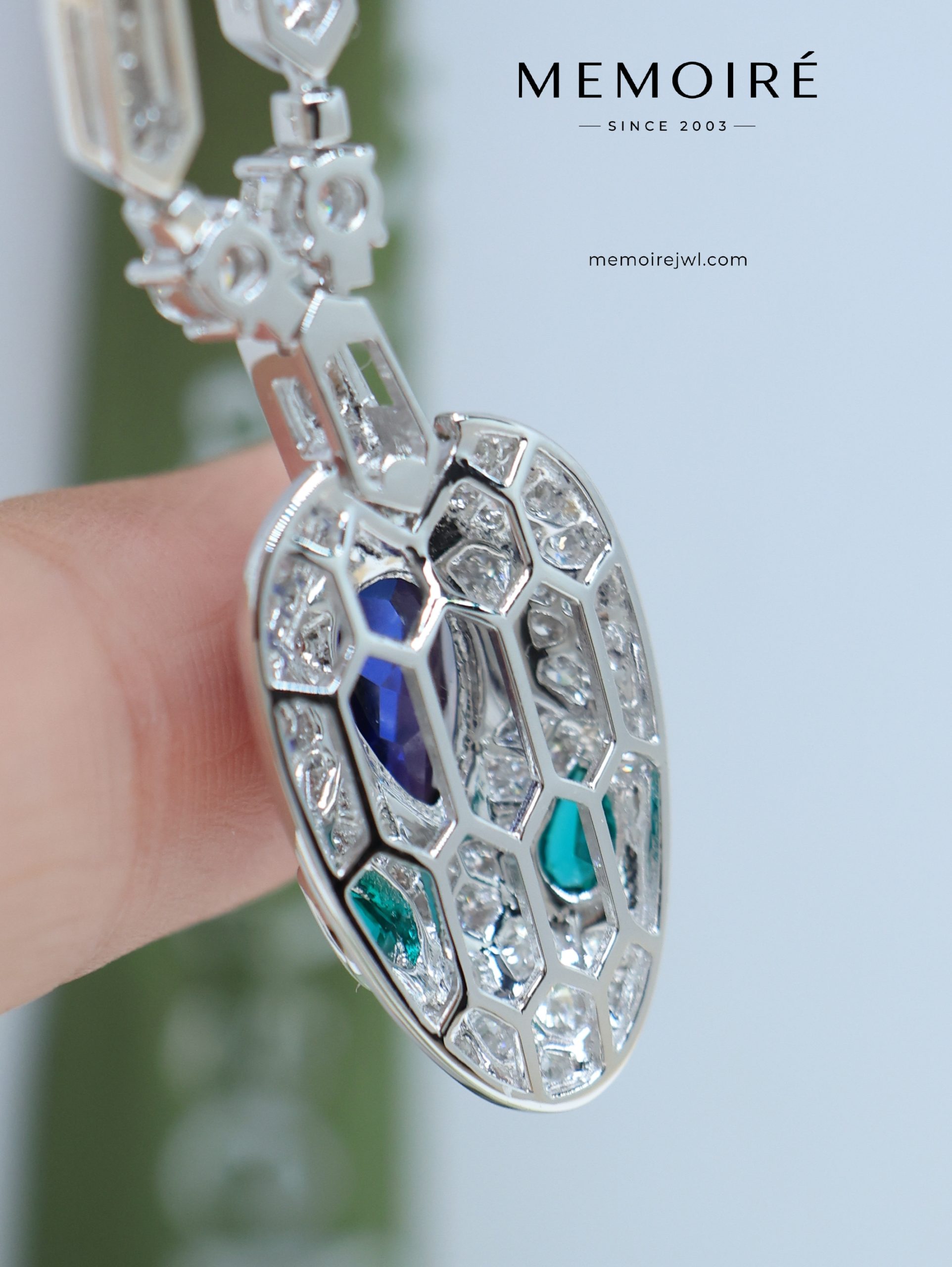 MEMOIRÉ 18K White Gold Sapphire Snake Pendant Necklace - Image 5