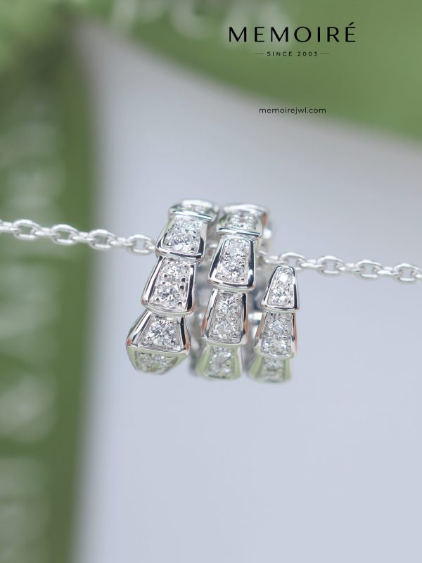 MEMOIRÉ 18K White Gold Diamond Serpent Pendant Necklace