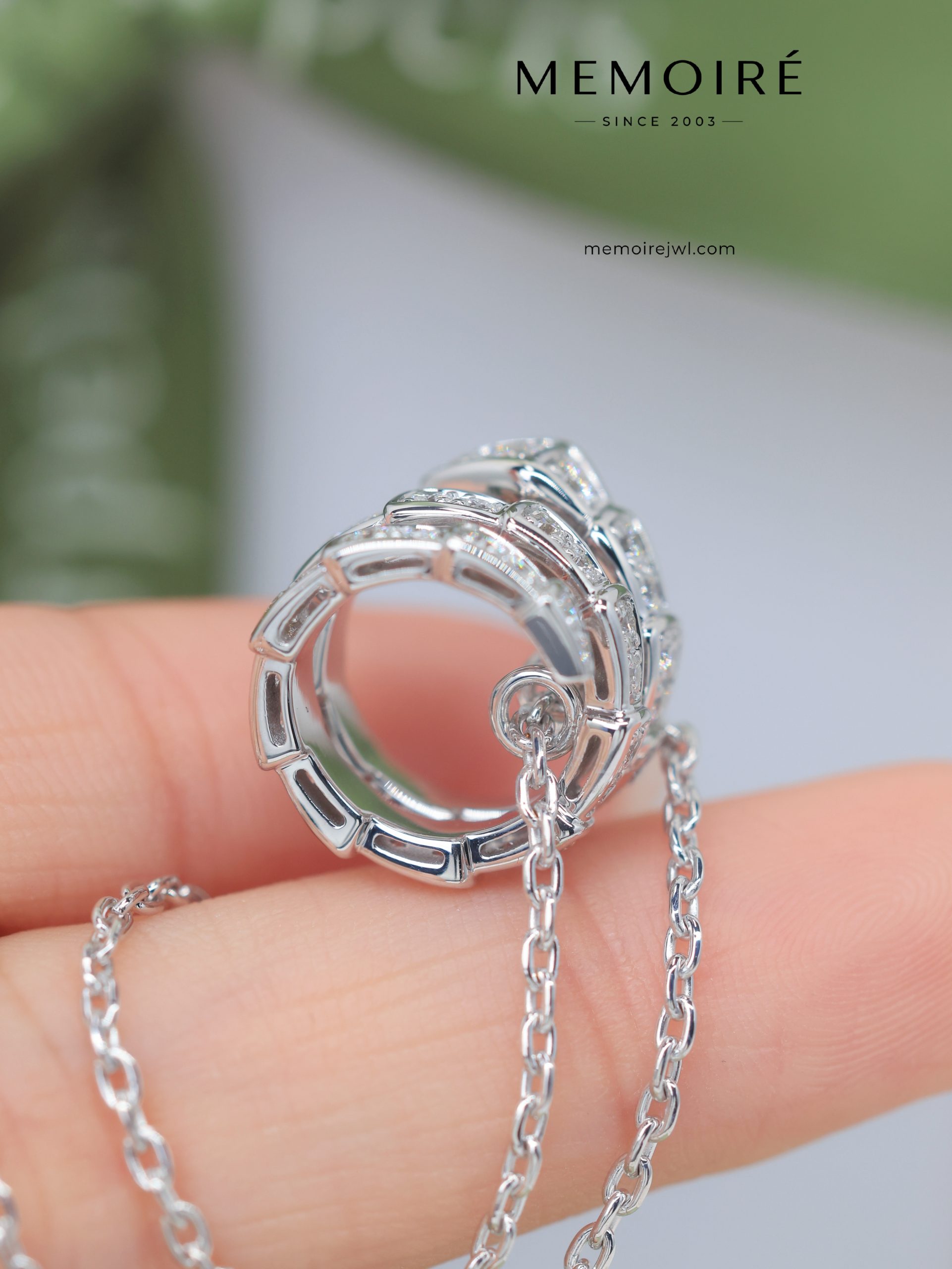 MEMOIRÉ 18K White Gold Diamond Serpent Pendant Necklace - Image 5
