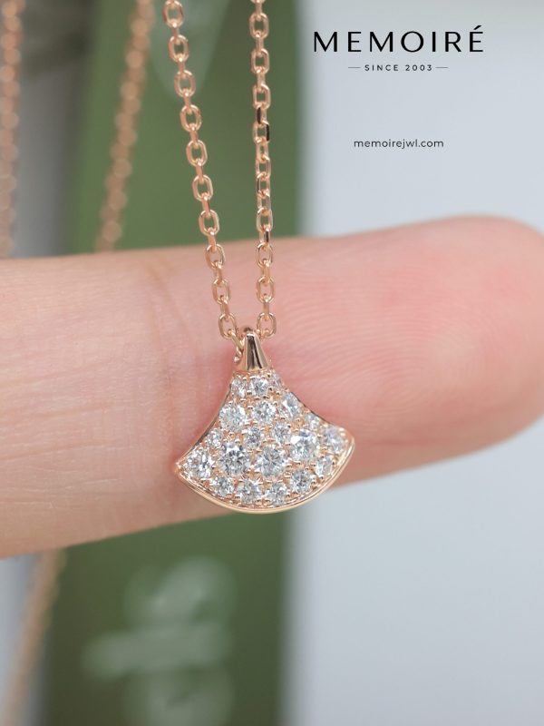 MEMOIRÉ 18K Rose Gold Full Diamond Fan Pendant Necklace