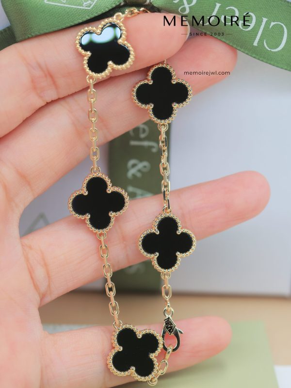 MEMOIRÉ 18K Yellow Gold Onyx Clover Bracelet