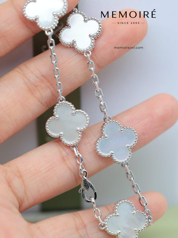 MEMOIRÉ 18K White Gold Mother-of-Pearl Clover Bracelet