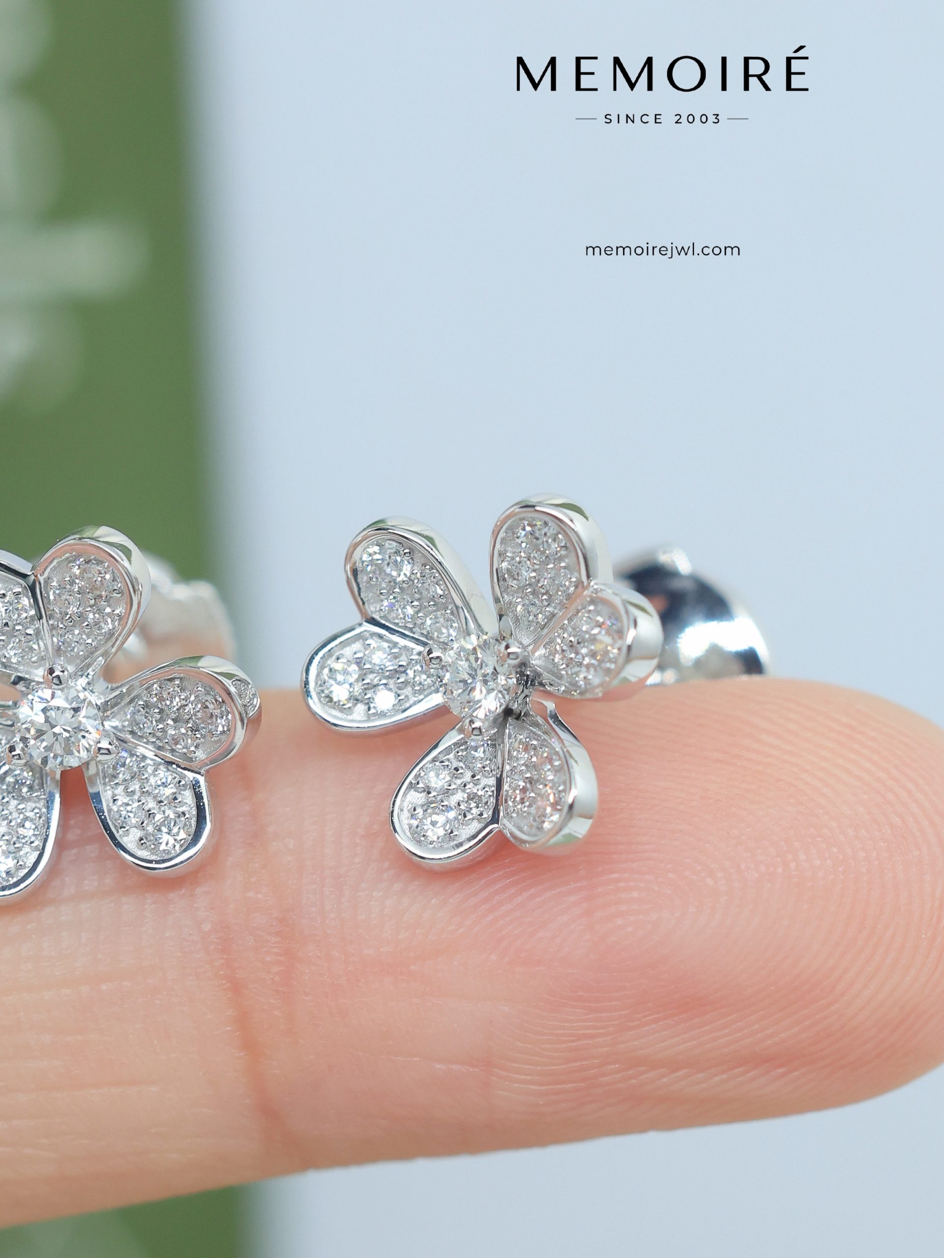 MEMOIRÉ 18K White Gold Full Diamond Flower Stud Earrings - Image 4