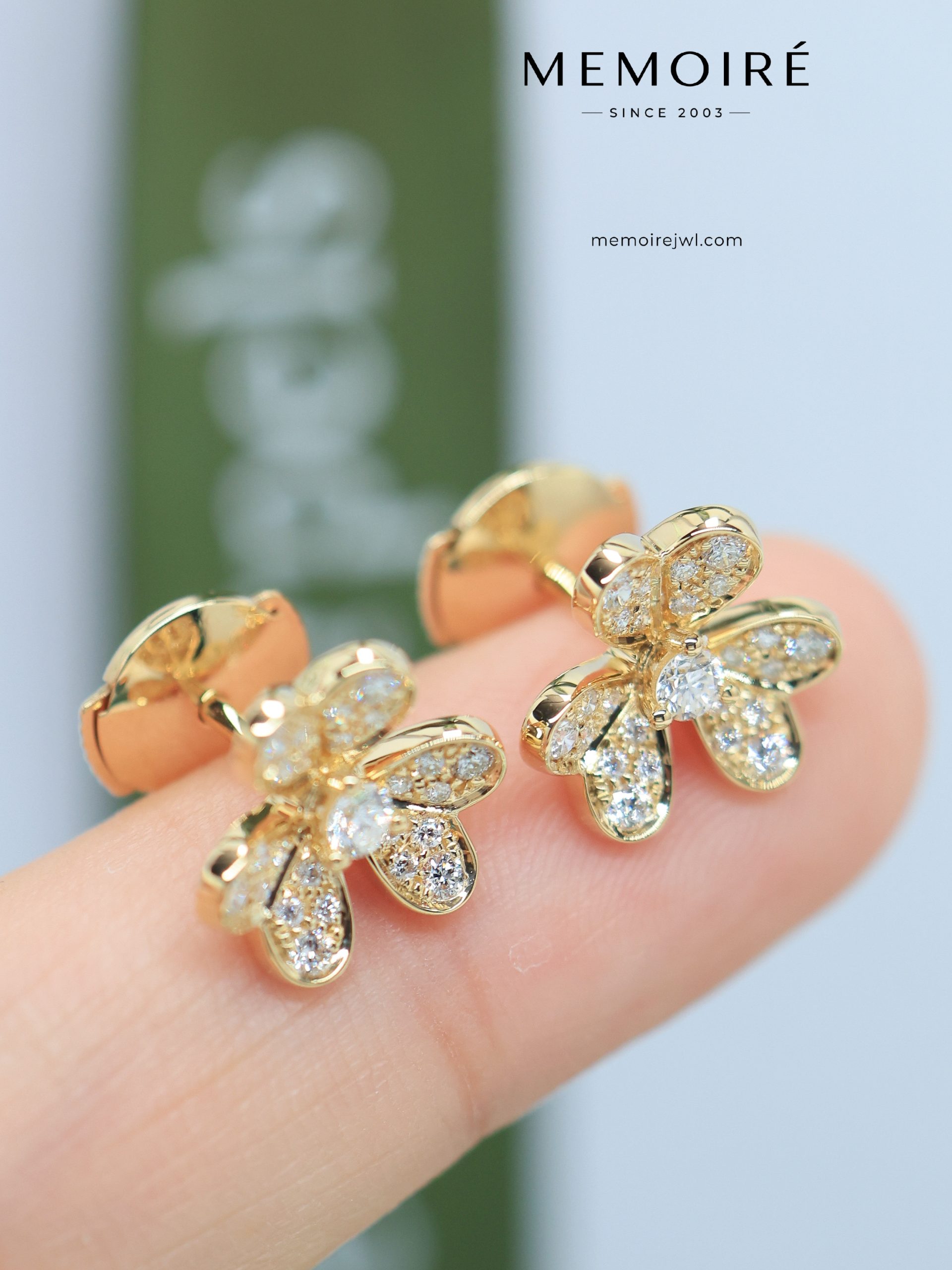 MEMOIRÉ 18K Yellow Gold Full Diamond Flower Stud Earrings - Image 4