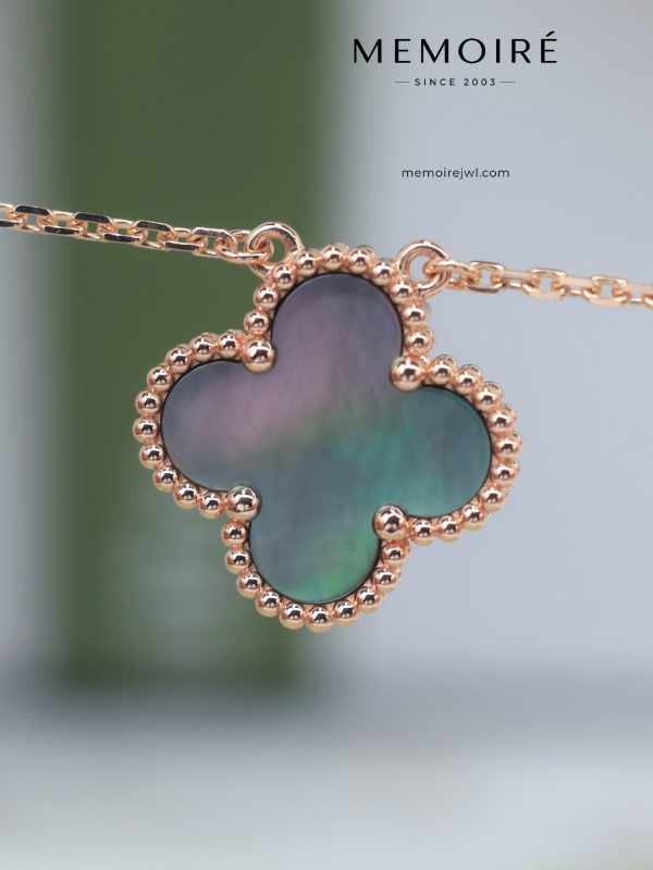 MEMOIRÉ 18K Rose Gold Grey Mother-of-Pearl Clover Pendant Necklace