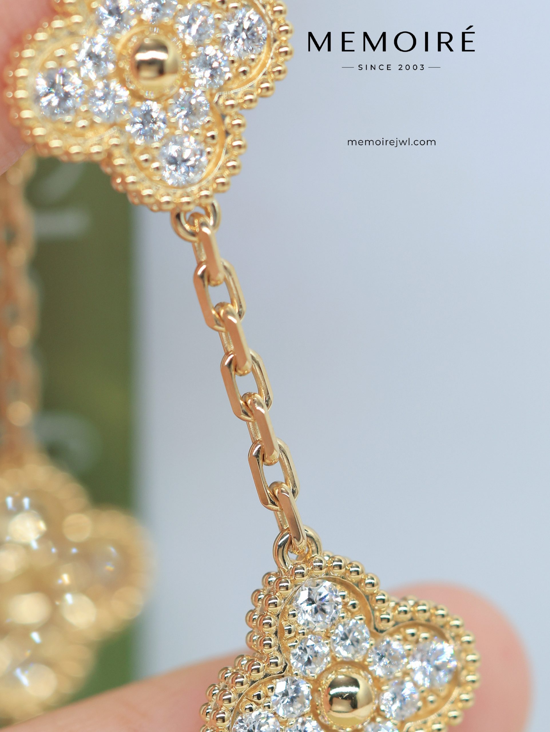MEMOIRÉ 18K Yellow Gold Diamond Clover Bracelet - Image 5