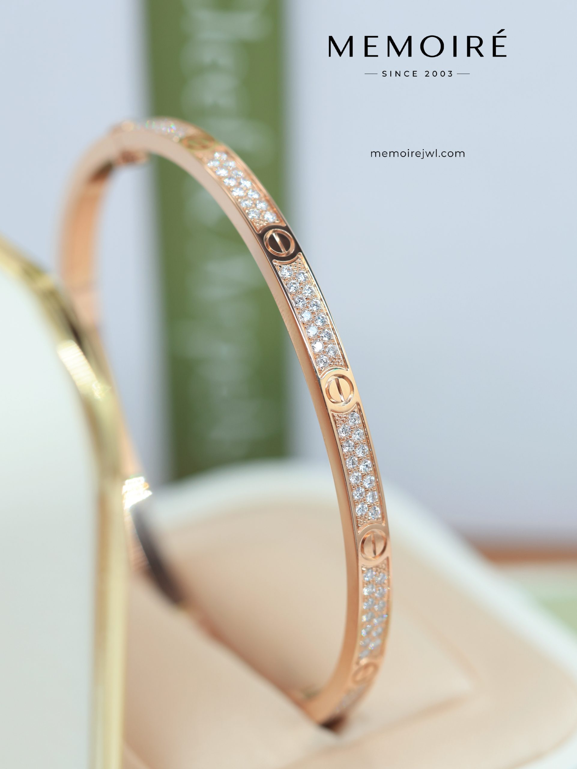 MEMOIRÉ 18K Rose Gold Diamond Love Bangle - Image 4