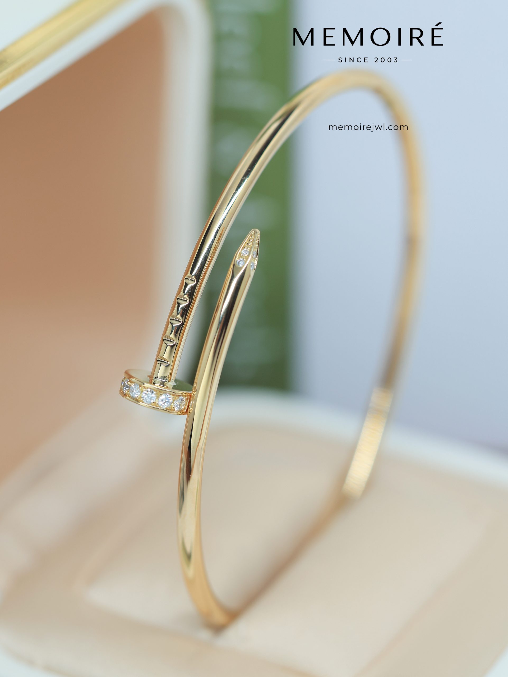 MEMOIRÉ 18K Yellow Gold Diamond Nail Cuff Bangle