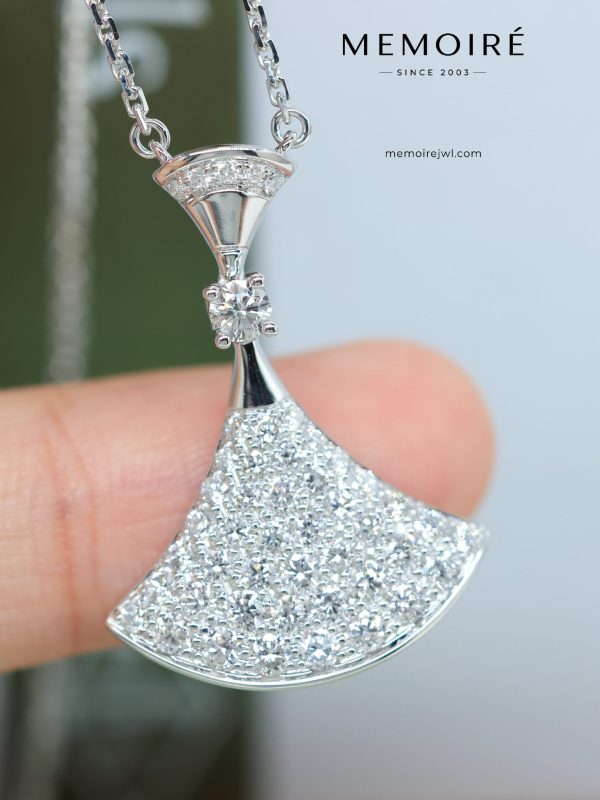 MEMOIRÉ 18K White Gold Full Diamond Fan Pendant Necklace