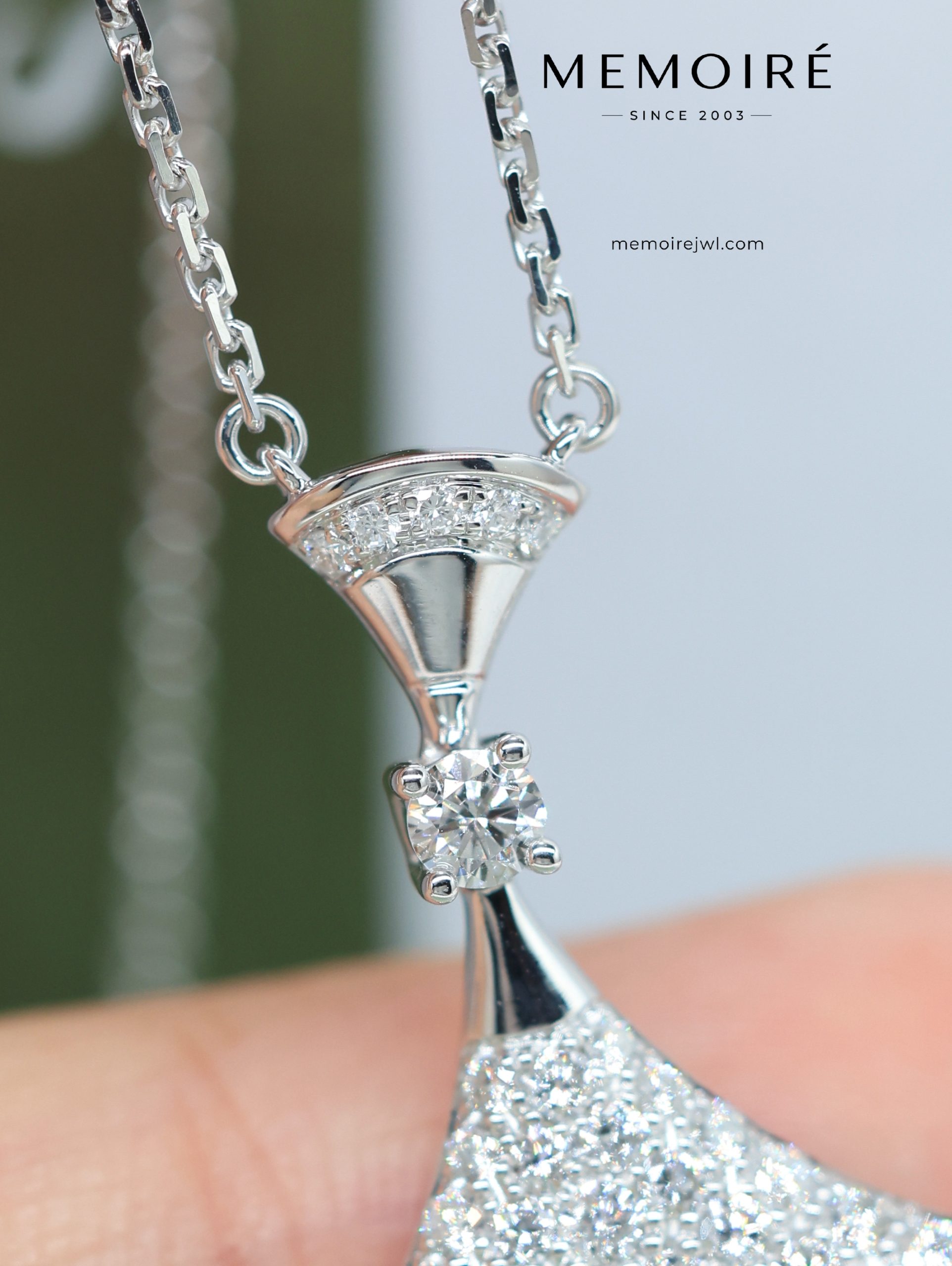 MEMOIRÉ 18K White Gold Full Diamond Fan Pendant Necklace - Image 4