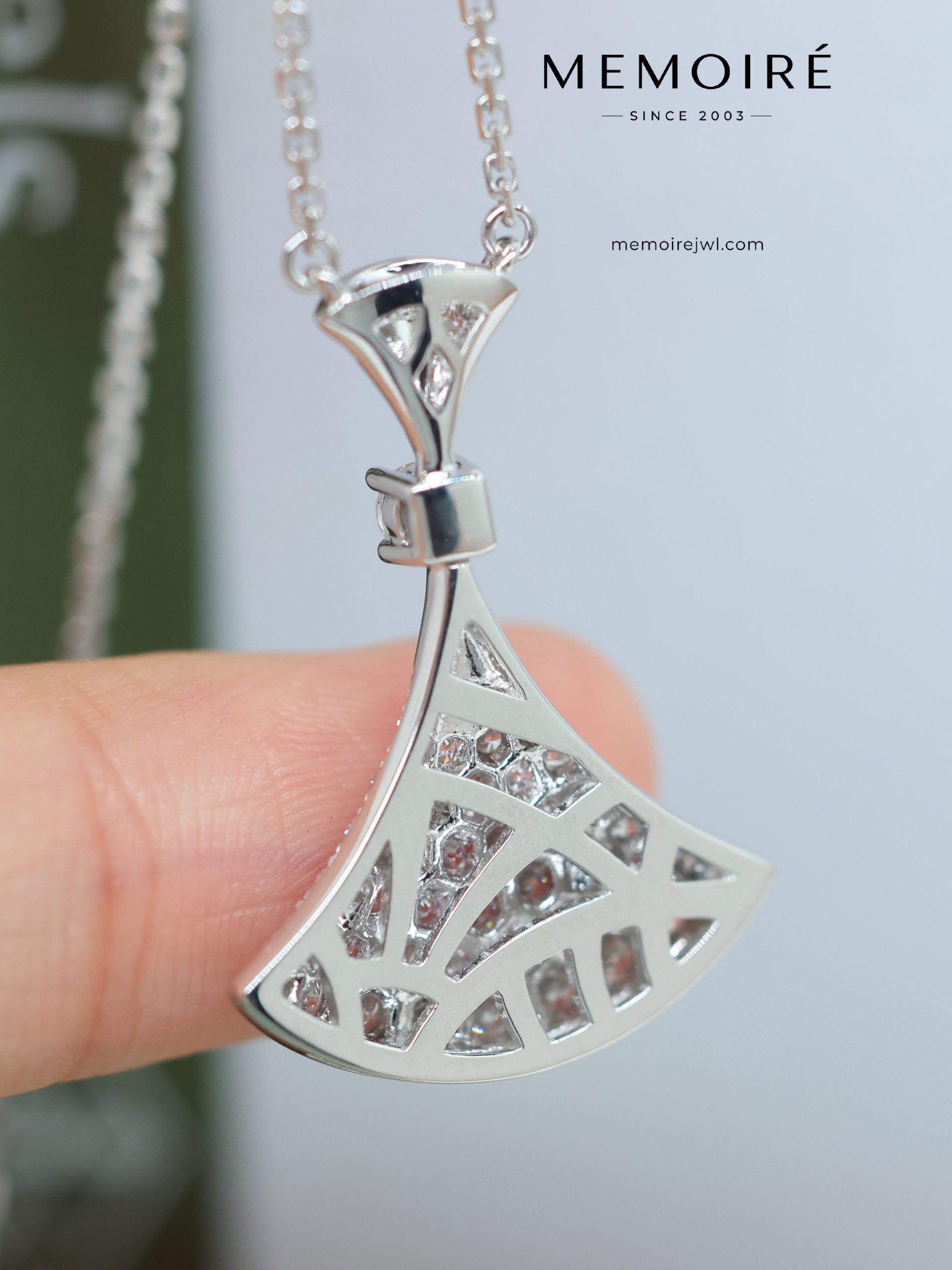 MEMOIRÉ 18K White Gold Full Diamond Fan Pendant Necklace - Image 5