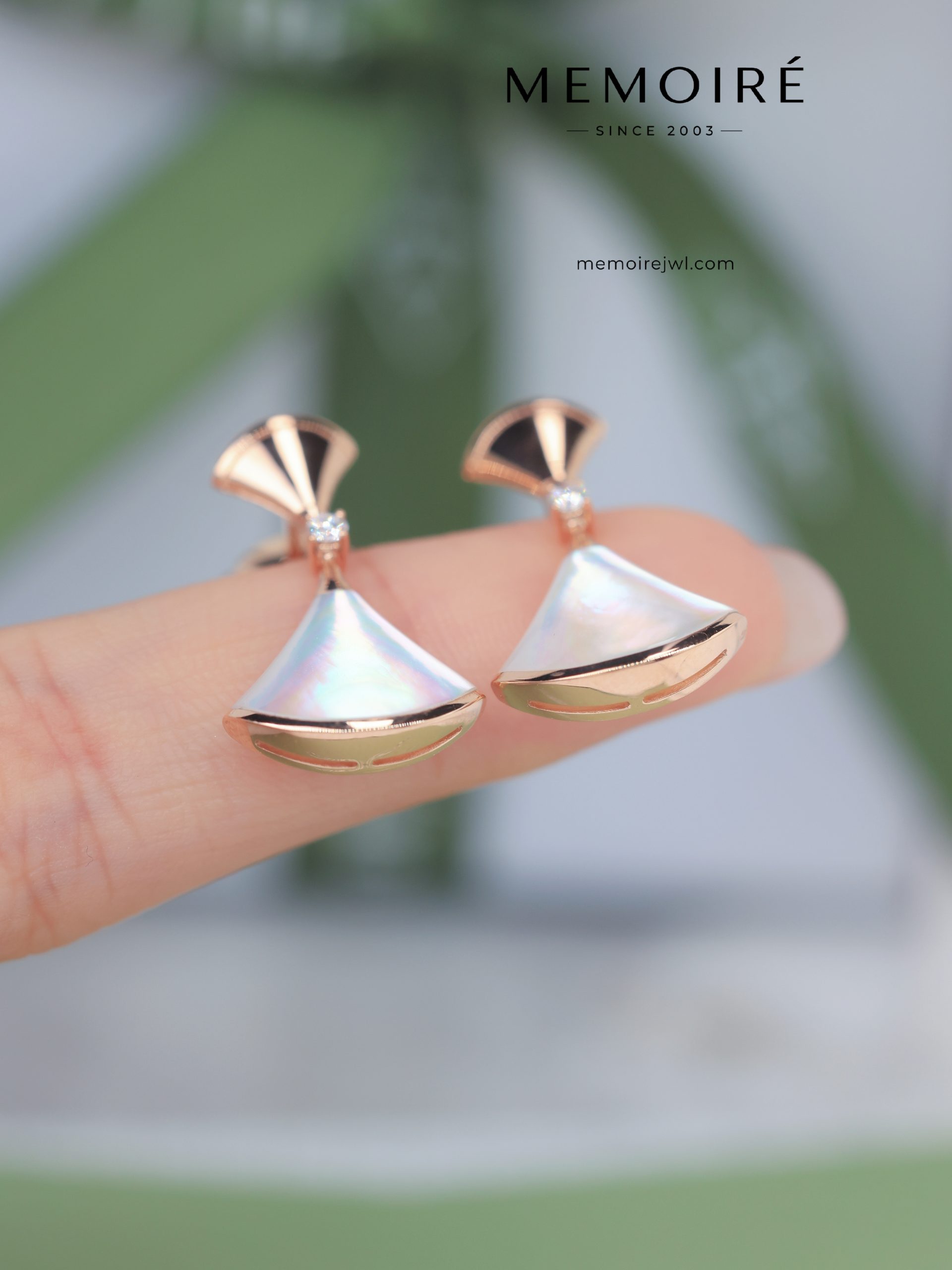 MEMOIRÉ 18K Rose Gold Mother-of-Pearl Fan Drop Earrings - Image 3