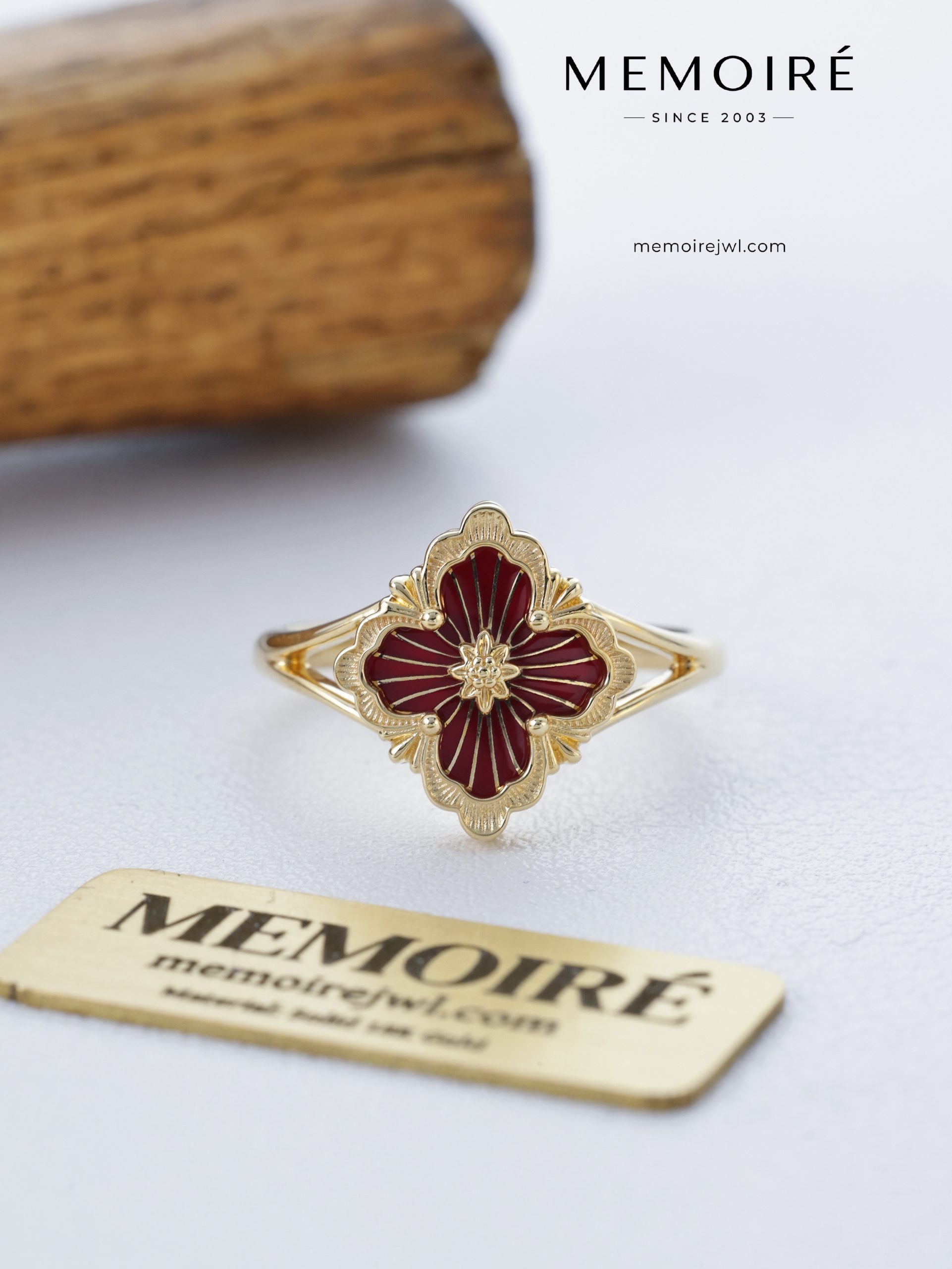 MEMOIRÉ 18K Yellow Gold Red Enamel Flower Ring