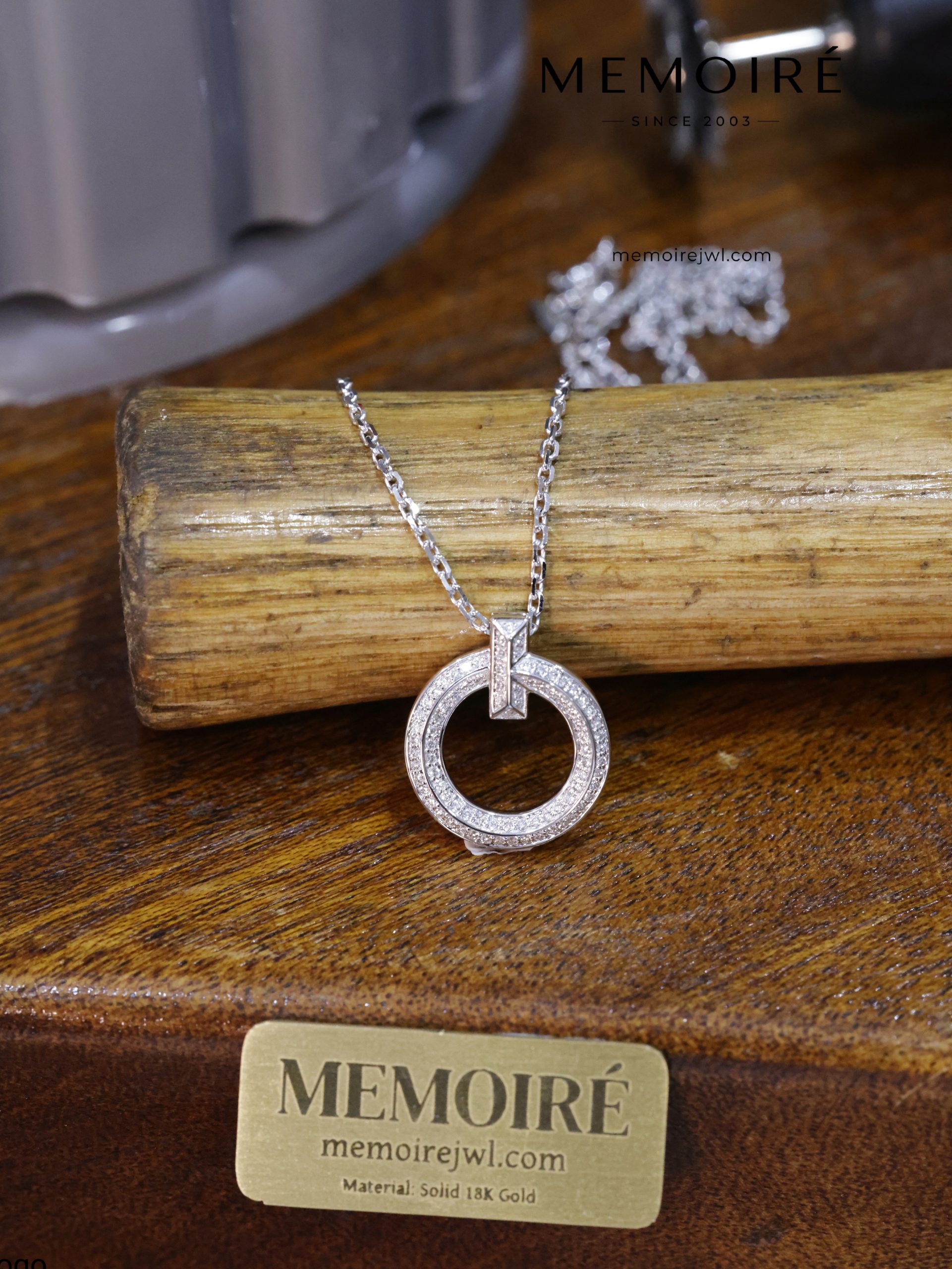 MEMOIRÉ 18K White Gold Open-Circle Pendant Necklace - Image 4