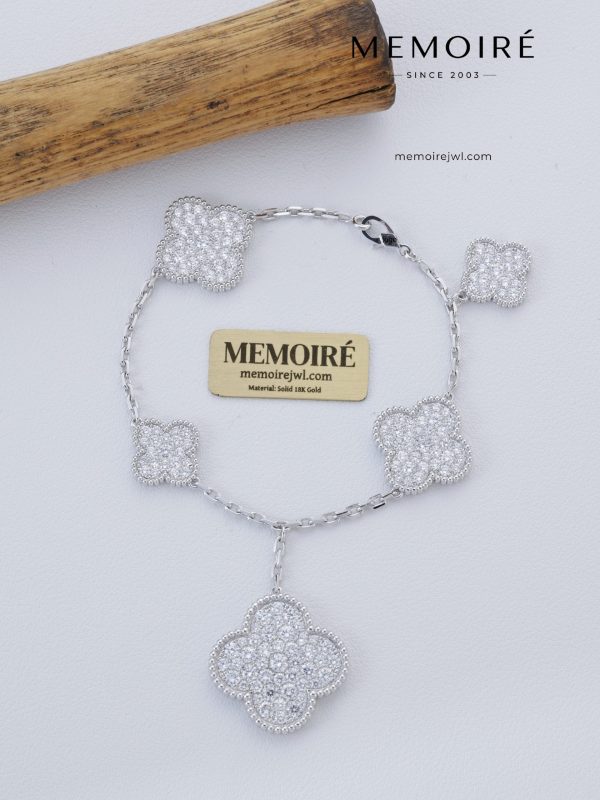 MEMOIRÉ 18K White Gold Full-Pavé Clover Charm Bracelet