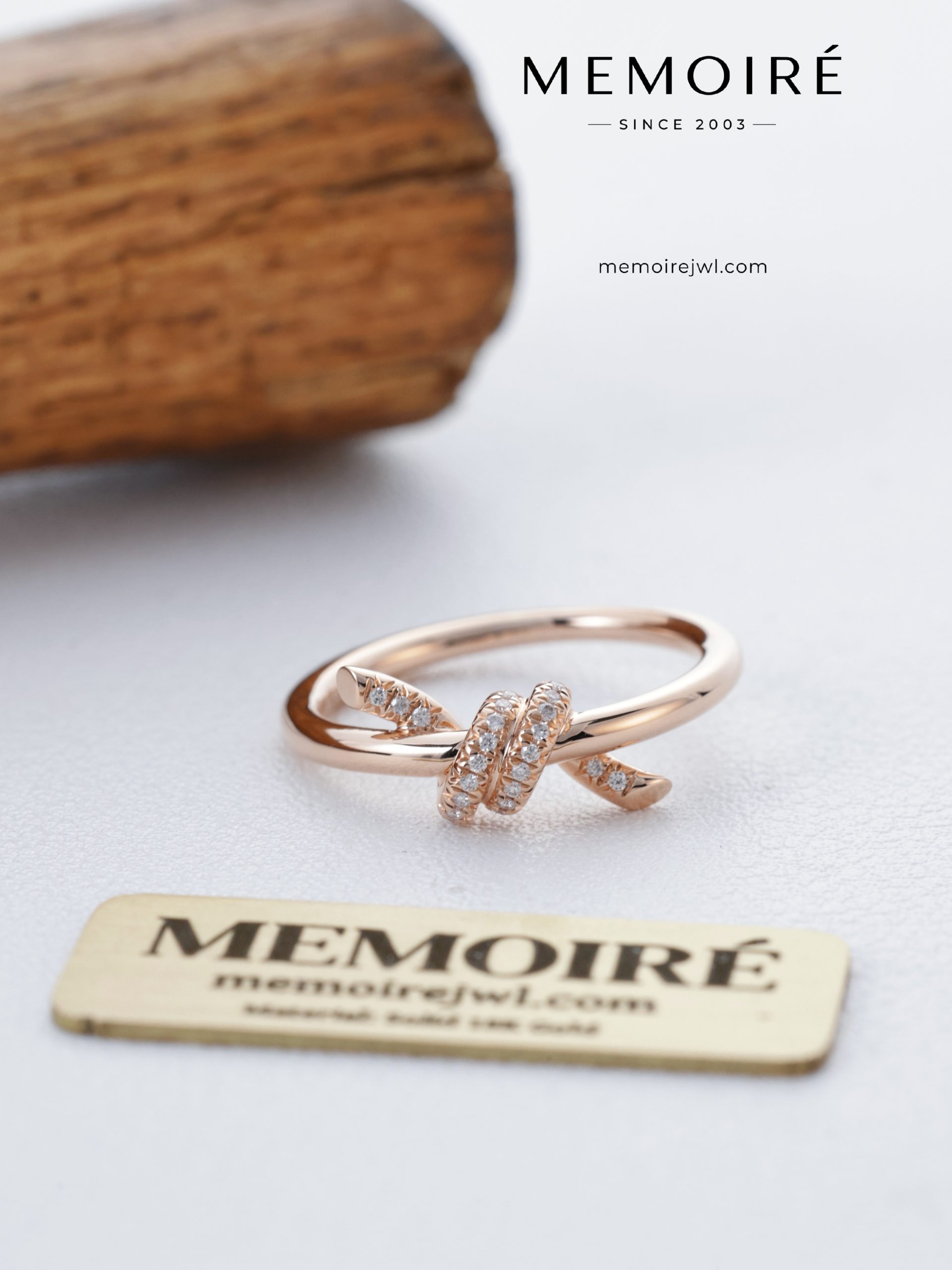 MEMOIRÉ 18K Rose Gold Knot Twist Diamond Ring | Modern Pavé Design