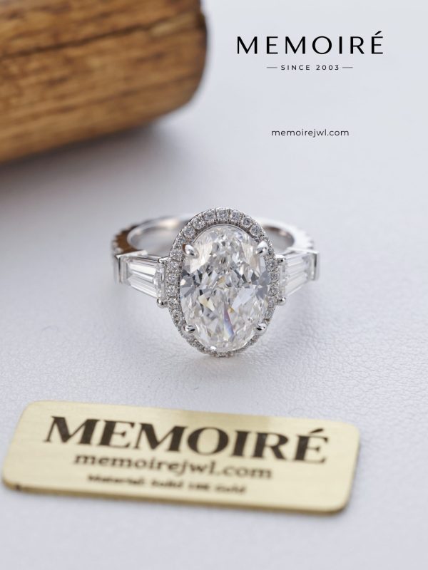 MEMOIRÉ Platinum Custom 3ct Oval-Cut Halo Diamond Ring