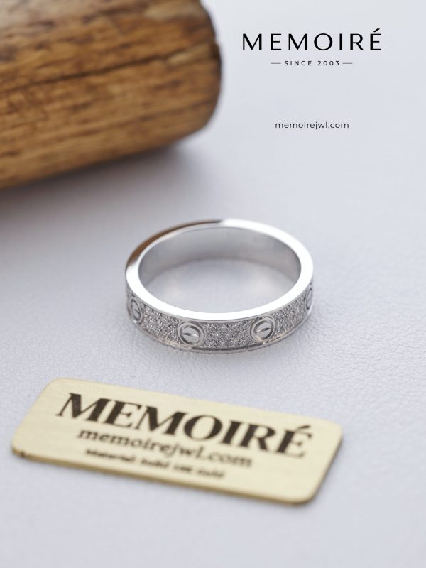 MÉMOIRÉ White Gold Medium Wide Starry Ring