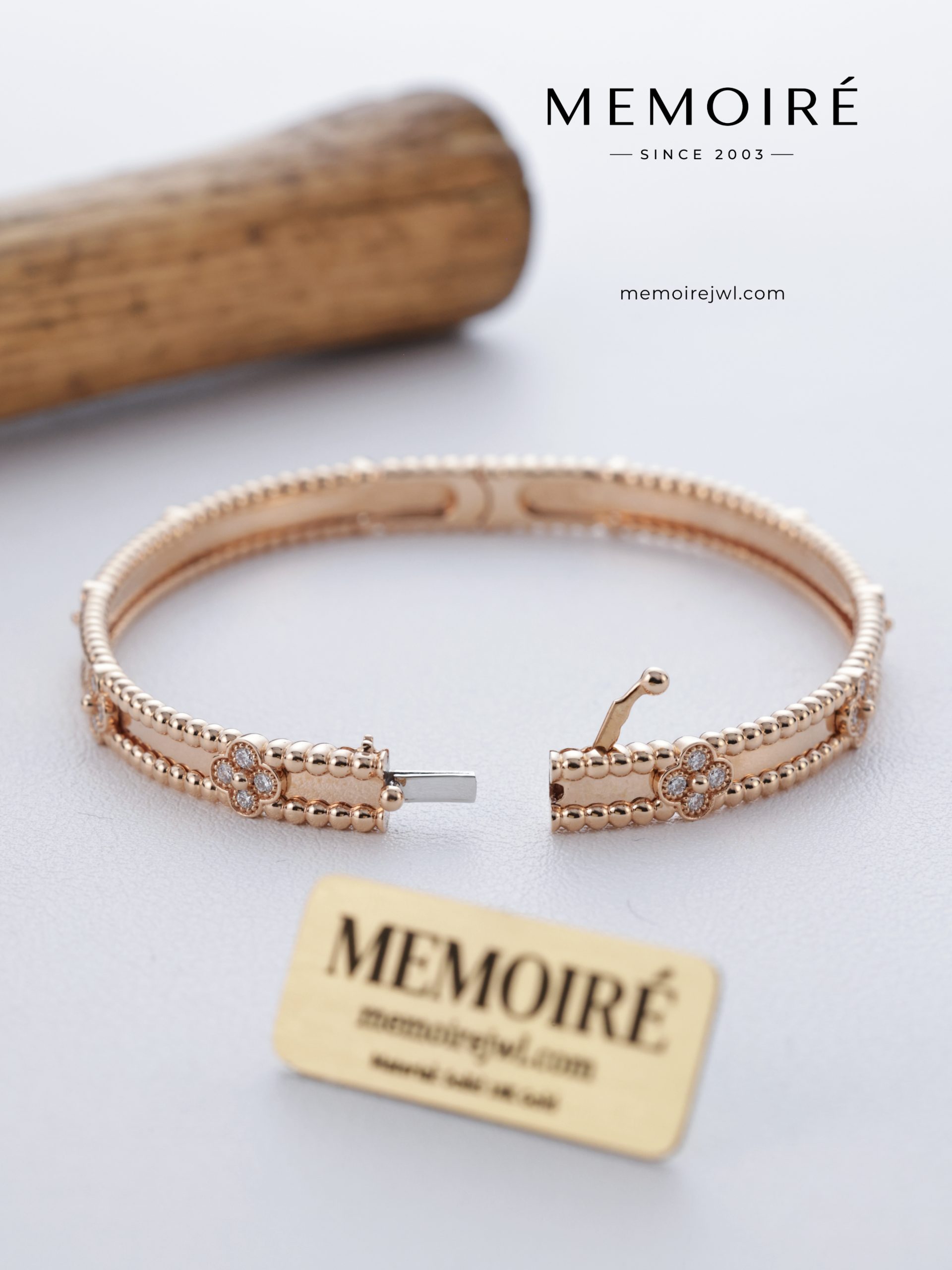 MEMOIRÉ Lucky Clover Rose Gold Bangle - Image 2