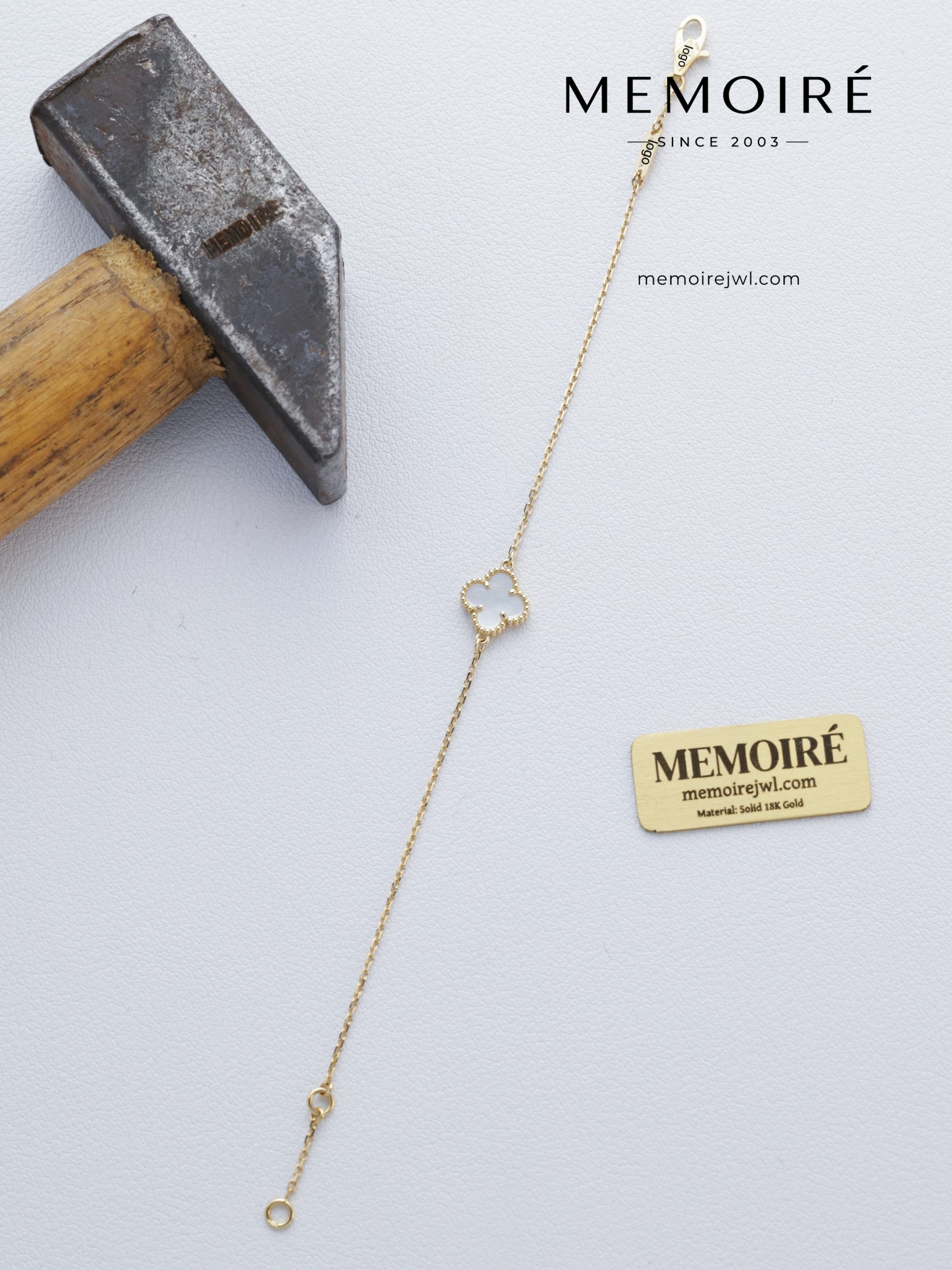 Memoire Yellow Gold White Mother-of-Pearl Single-Flower Necklace - Image 5