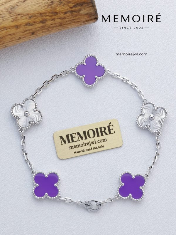 Memoire White Gold Violet Laser Spaced Five-Flower Bracelet