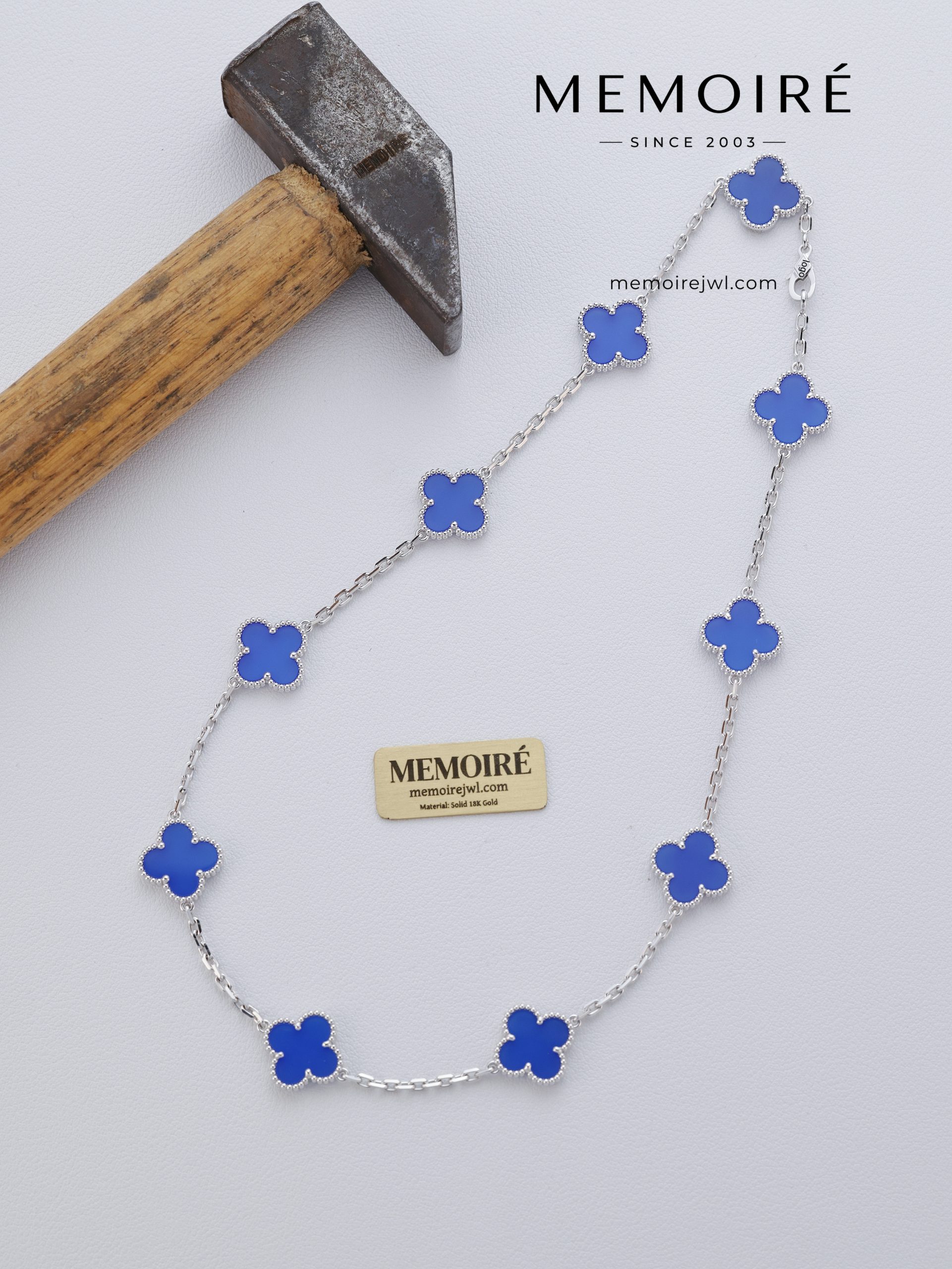 Mémoire White Gold Ten-Flower Necklace with Blue Agate - Image 5
