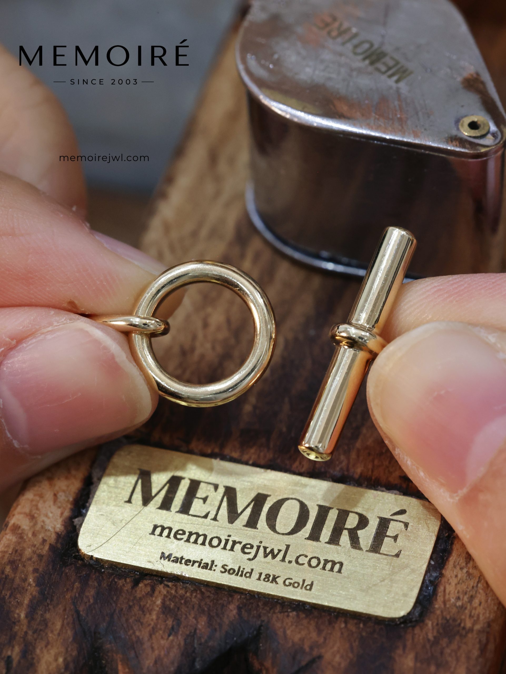 Mémoire Signature 18K Gold Mariner Chain T-Bar Necklace - Image 4