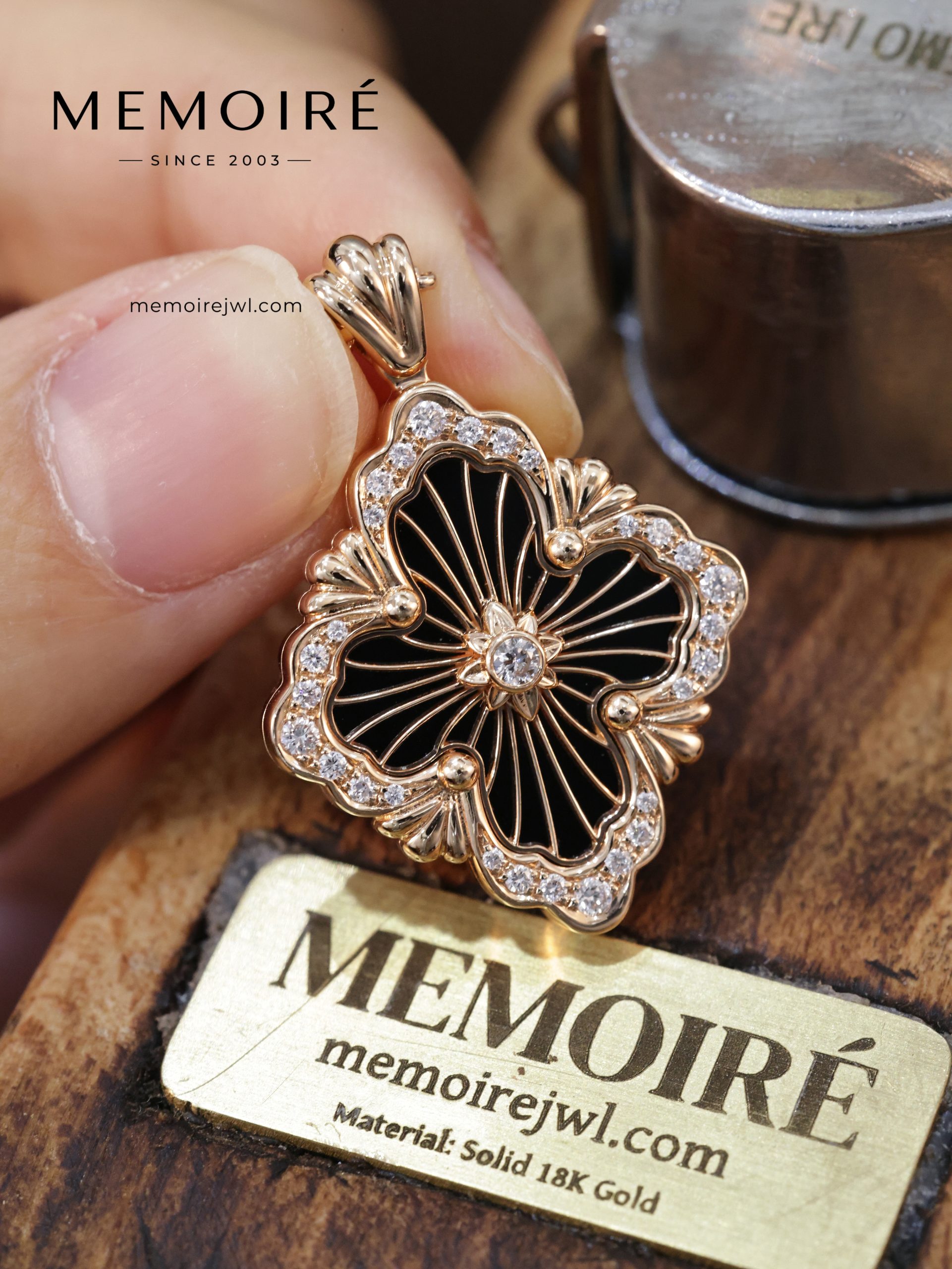 Mémoire Rose Gold Large Size Onyx Opera Necklace With Diamonds - Image 3