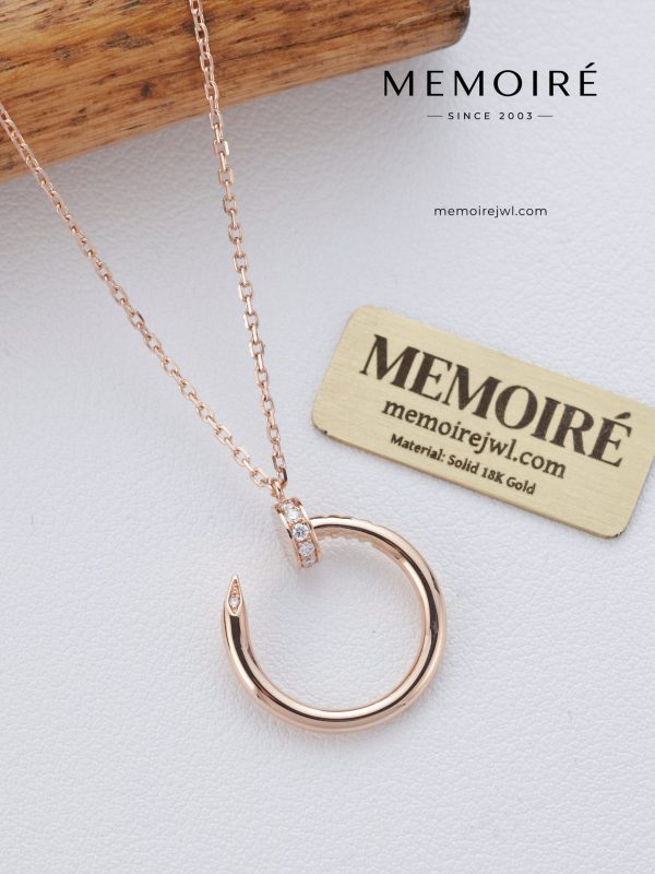 Mémoire Rose Gold Narrow Version Nail Necklace with Diamonds on Both Ends