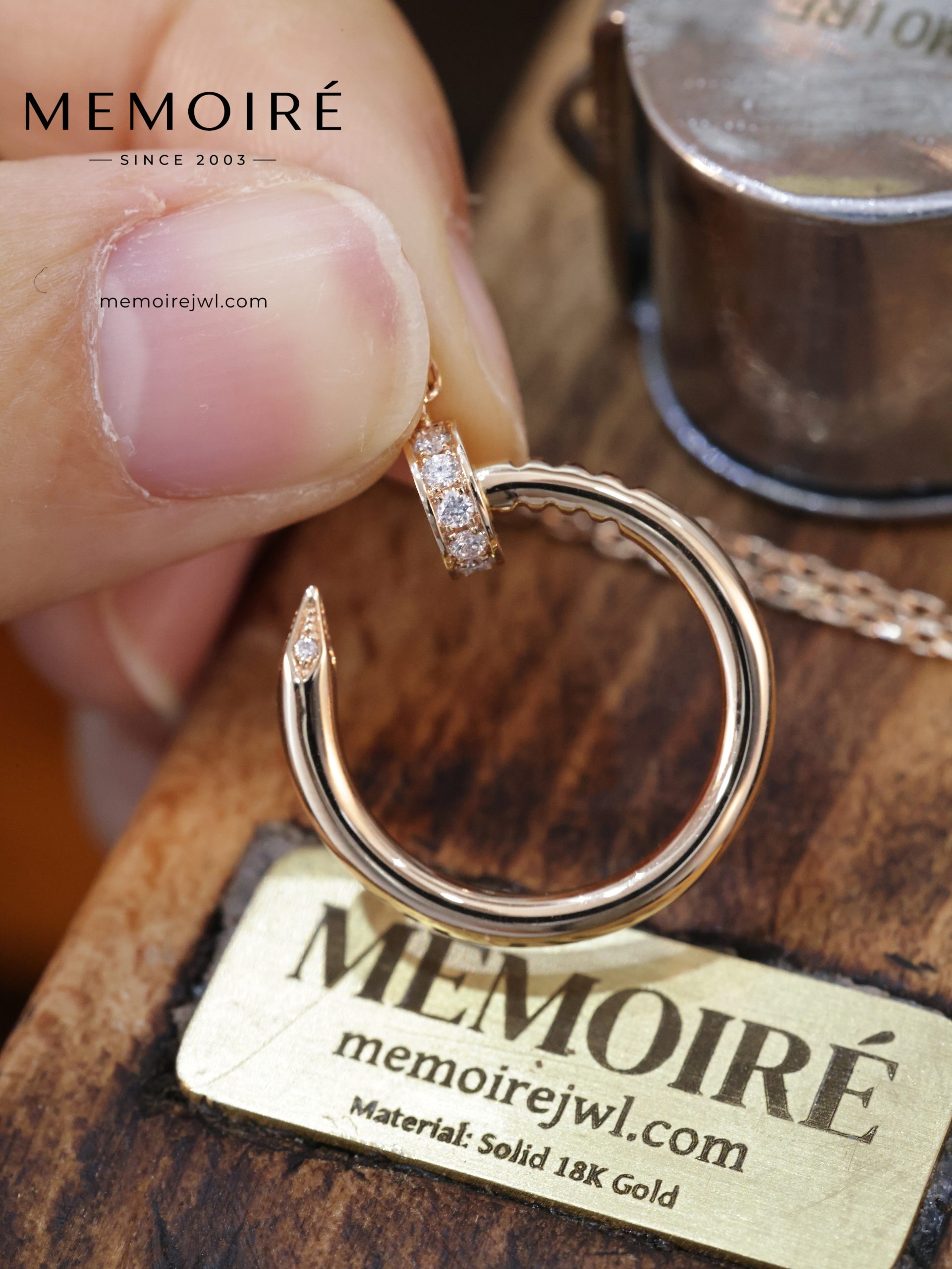 Mémoire Rose Gold Narrow Version Nail Necklace with Diamonds on Both Ends - Image 3