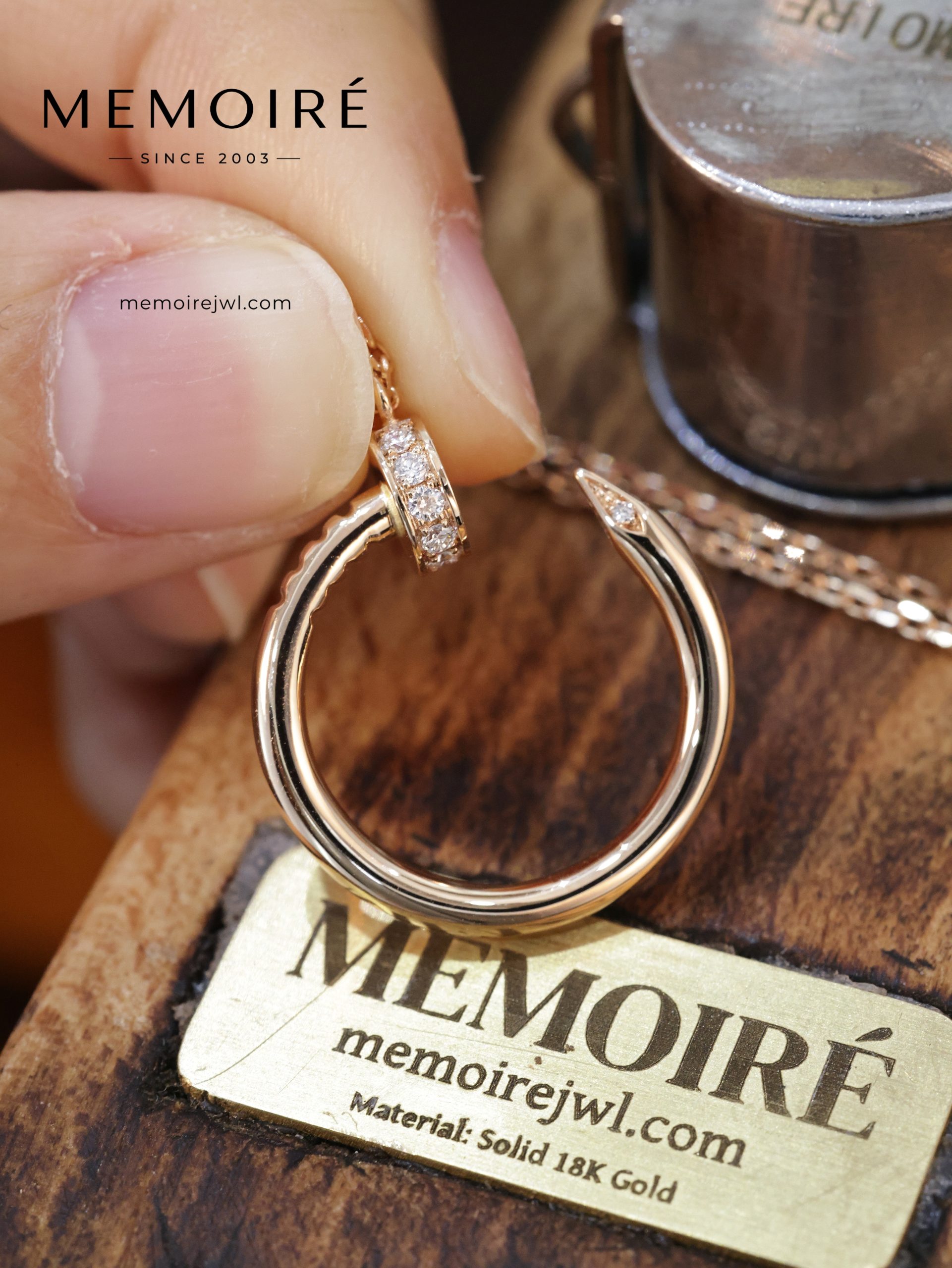 Mémoire Rose Gold Narrow Version Nail Necklace with Diamonds on Both Ends - Image 4