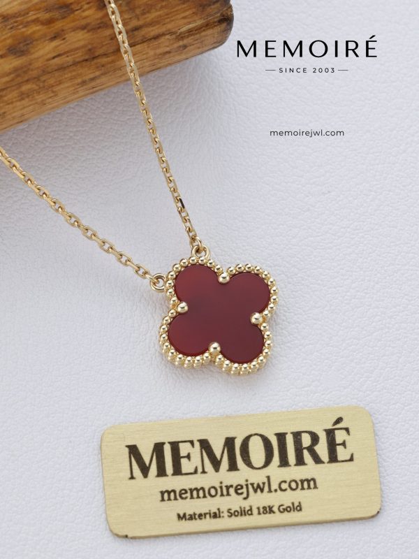 Memoire Classic Red Agate Clover 18K Solid Gold Necklace