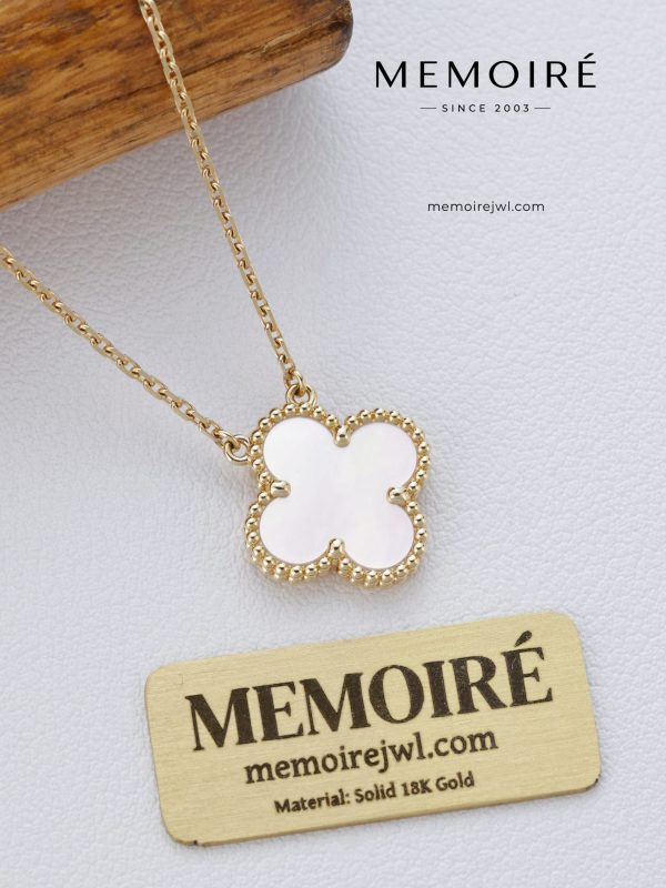 Memoire Classic Mother-of-Pearl Clover 18K Solid Gold Necklace