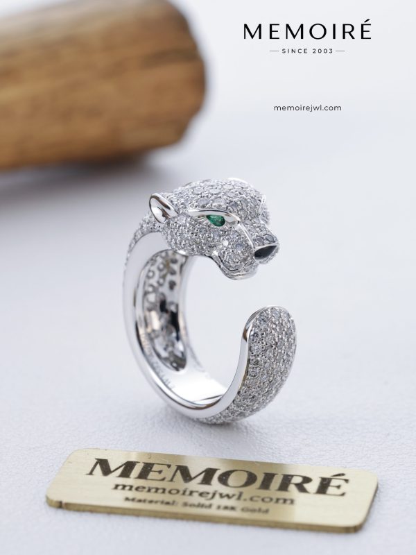 MEMOIRÉ 18K White Gold Panther Head Diamond Ring | Emerald-Eye Open Design