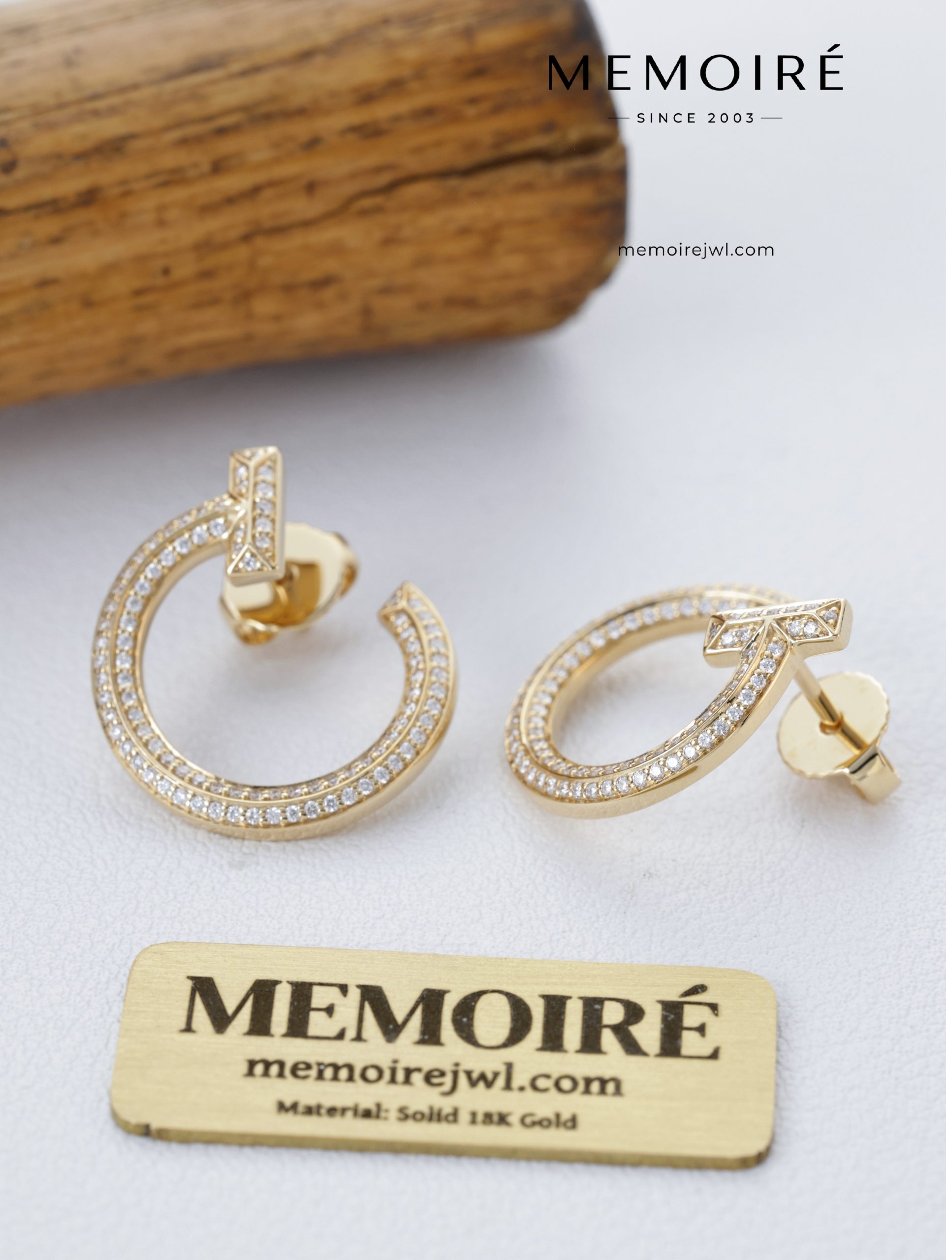 MEMOIRÉ 18K Yellow Gold T-Bar Hoop Diamond Earrings